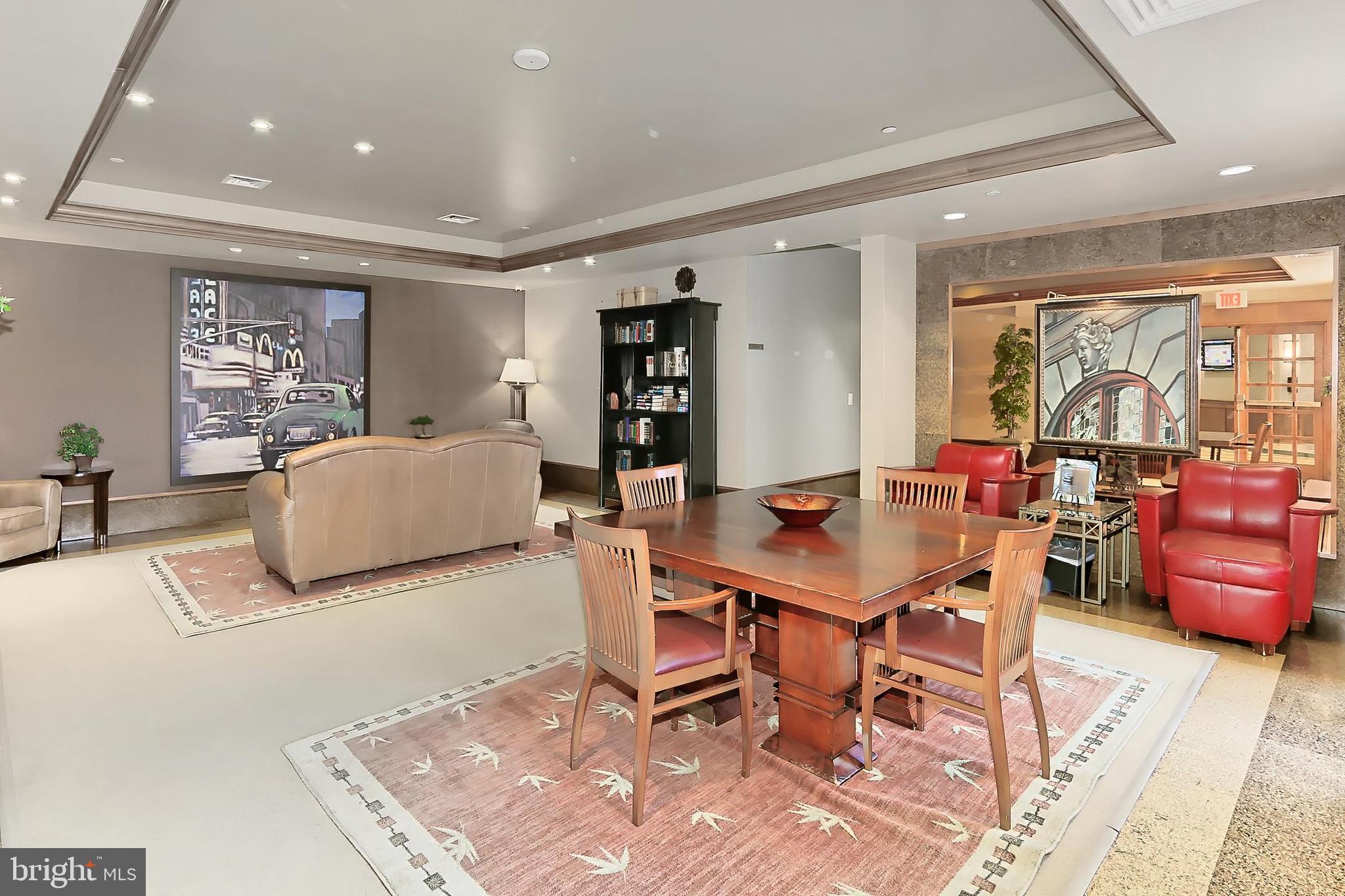 CARLTON HOUSE - Residential