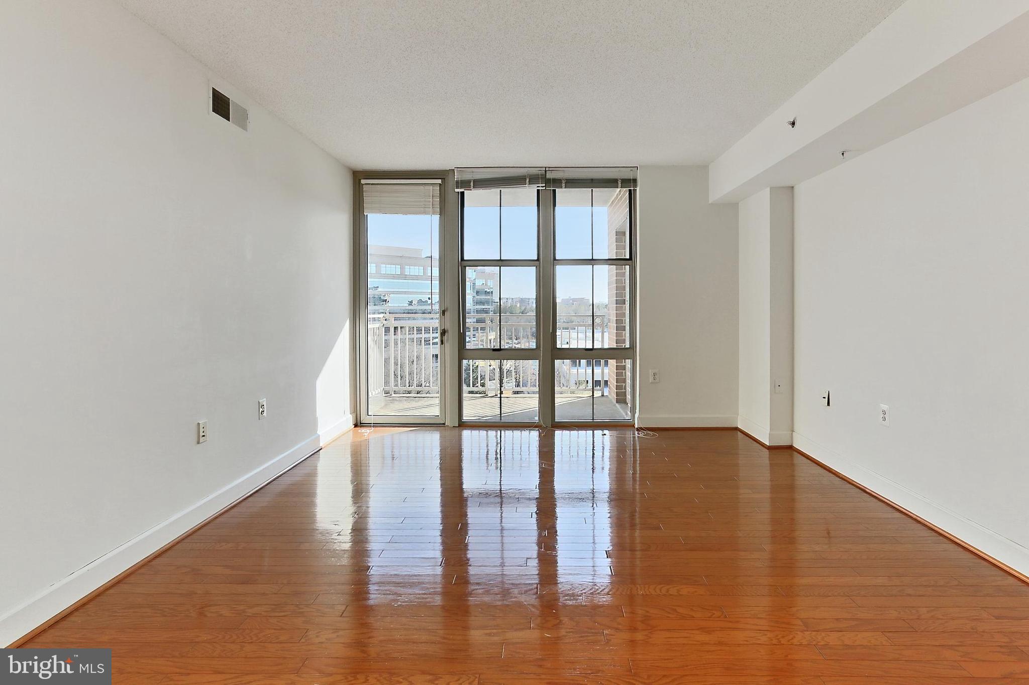 CARLTON HOUSE - Residential