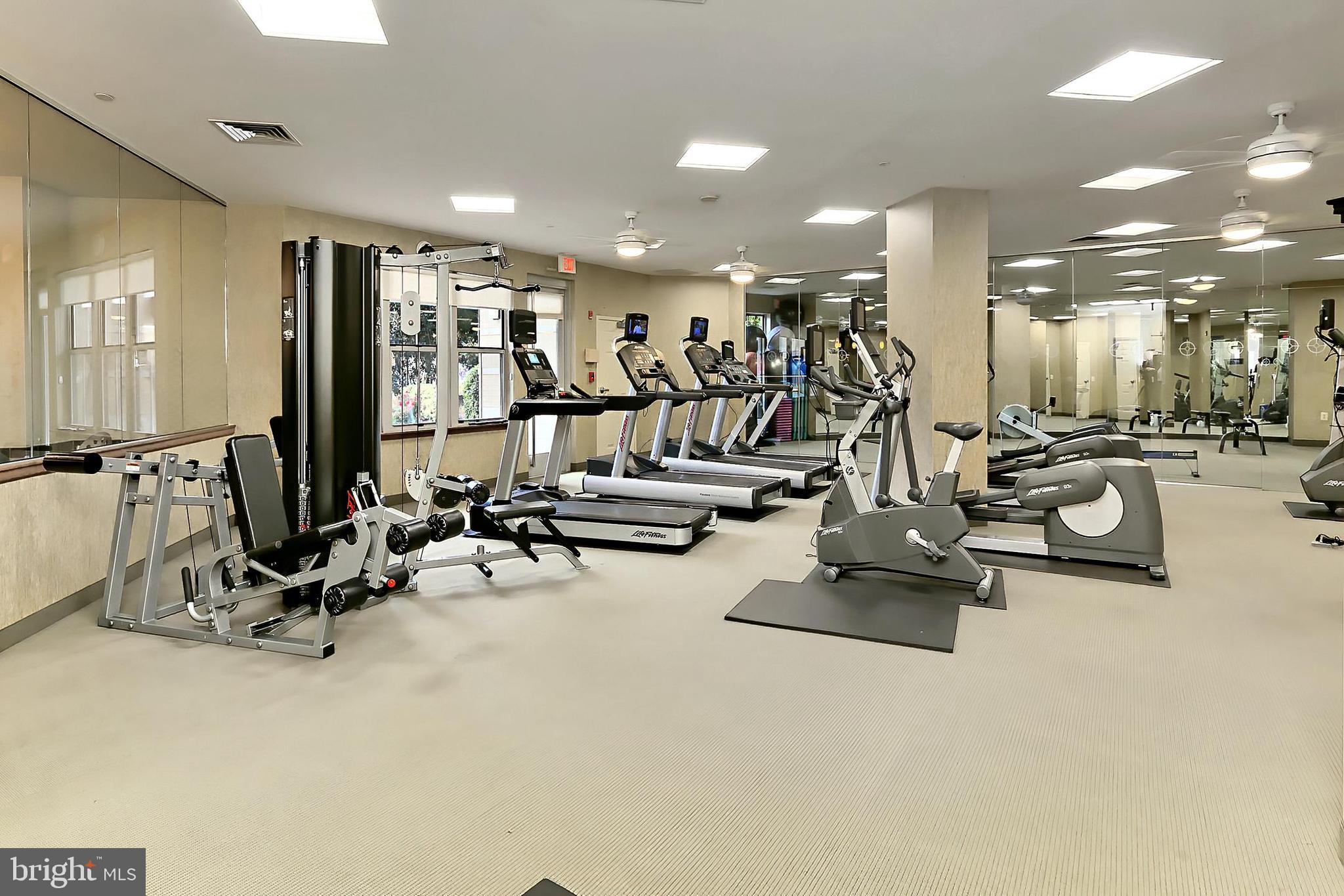 CARLTON HOUSE - Residential