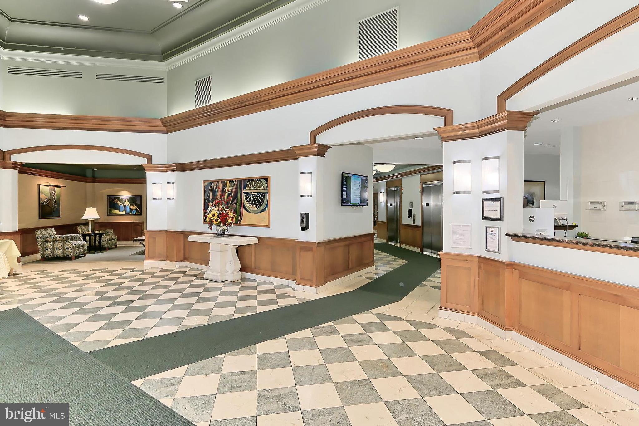 CARLTON HOUSE - Residential