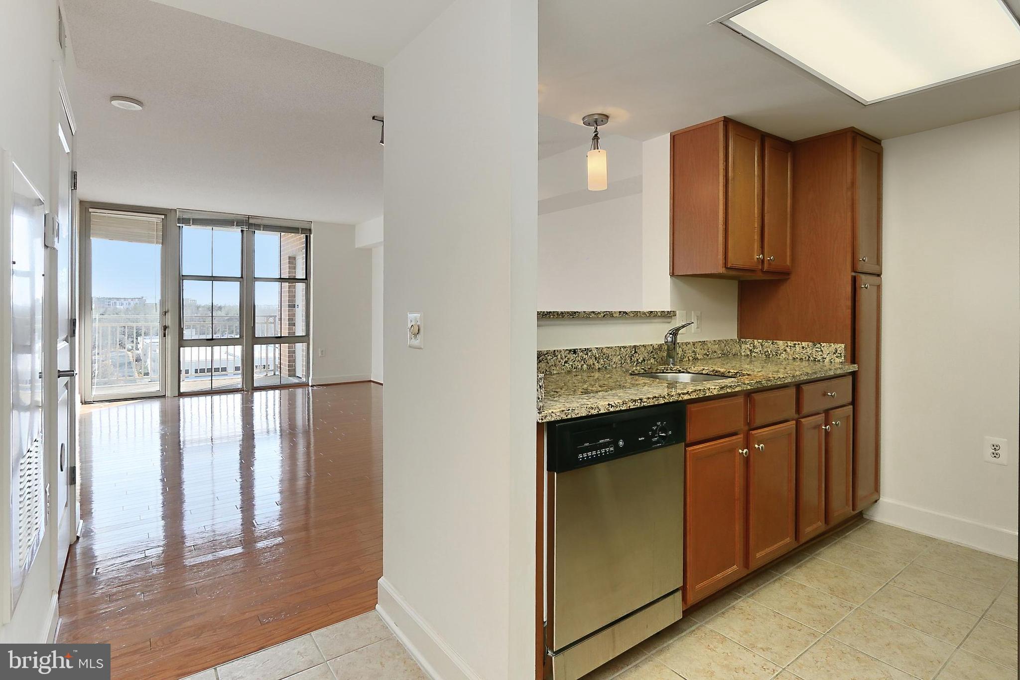 CARLTON HOUSE - Residential