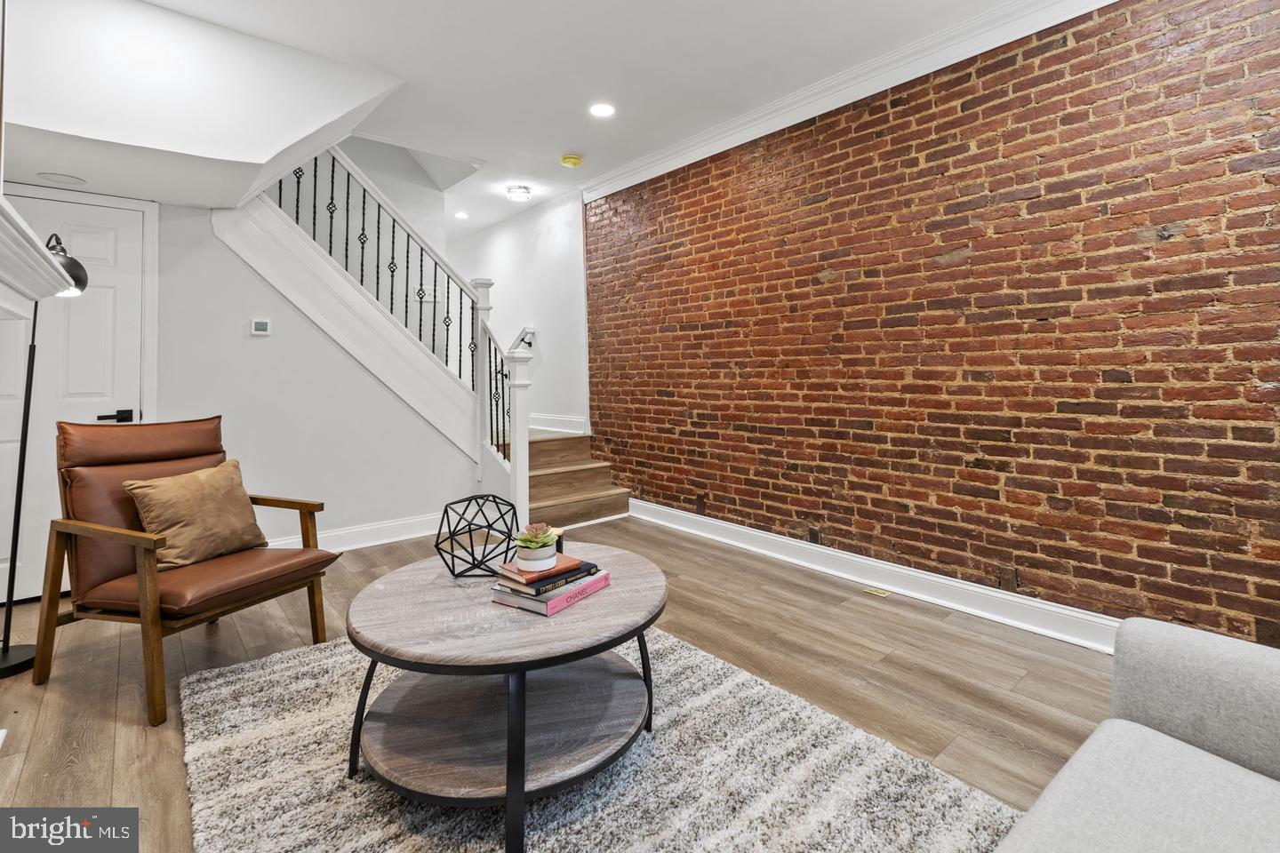 GREENMOUNT WEST - Residential