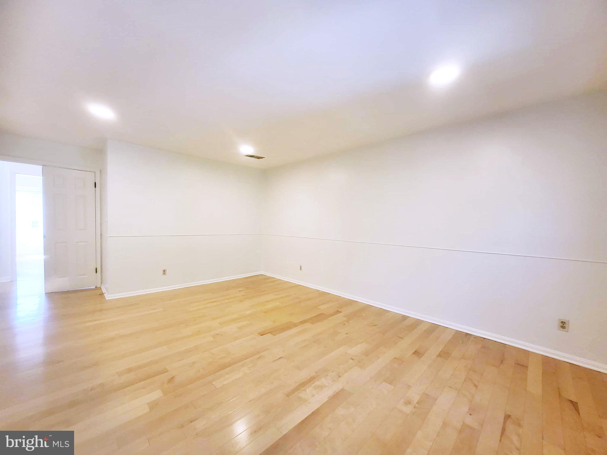 FAIRFAX OAKS - Residential Lease