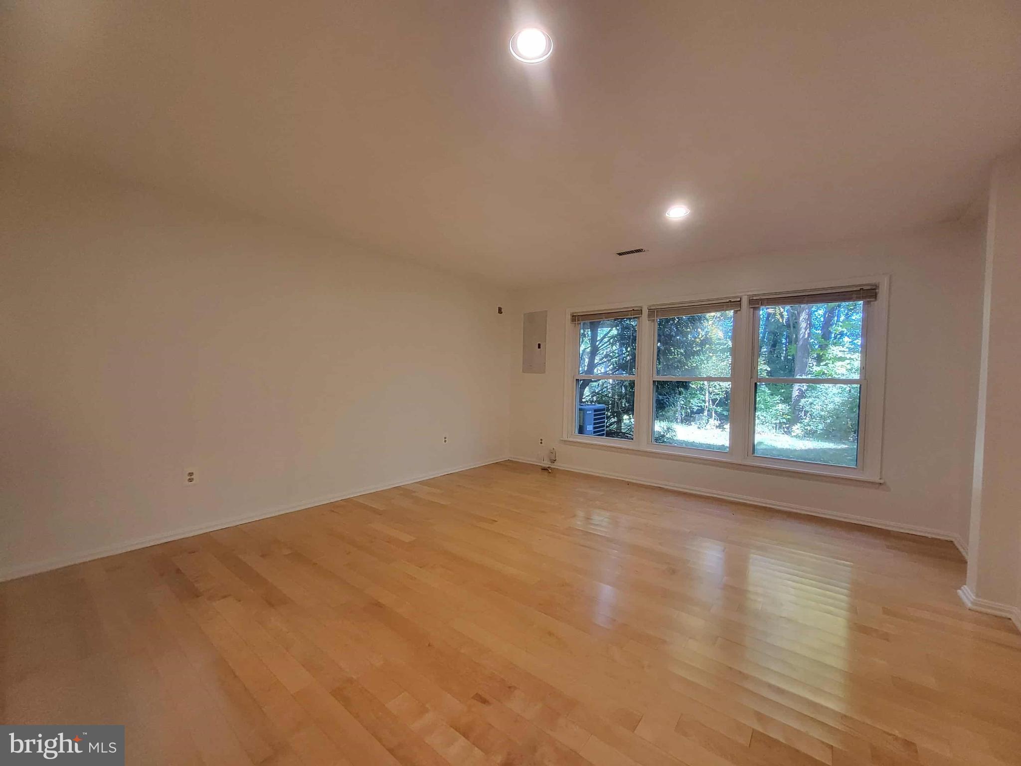 FAIRFAX OAKS - Residential Lease