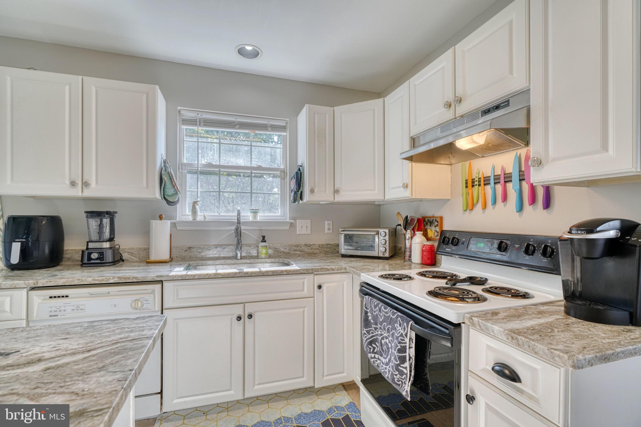 MERIDALE MEADOWS - Residential