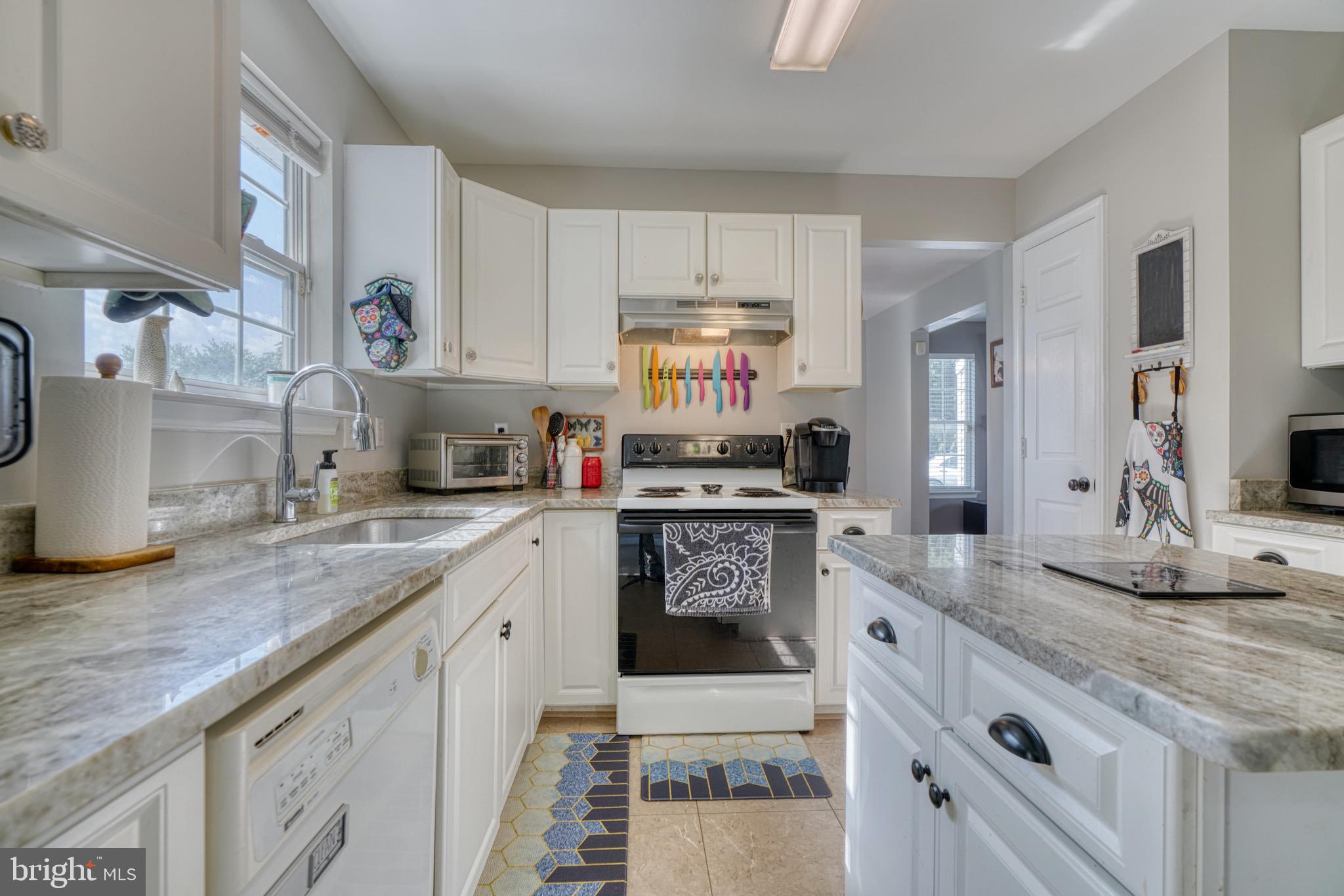 MERIDALE MEADOWS - Residential