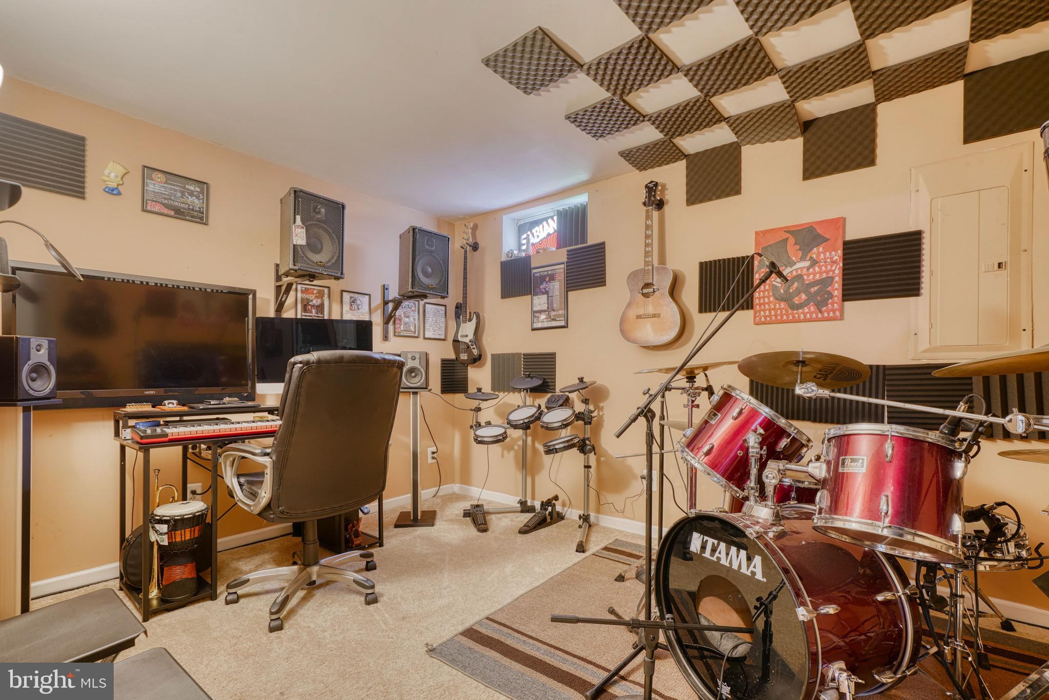 MERIDALE MEADOWS - Residential