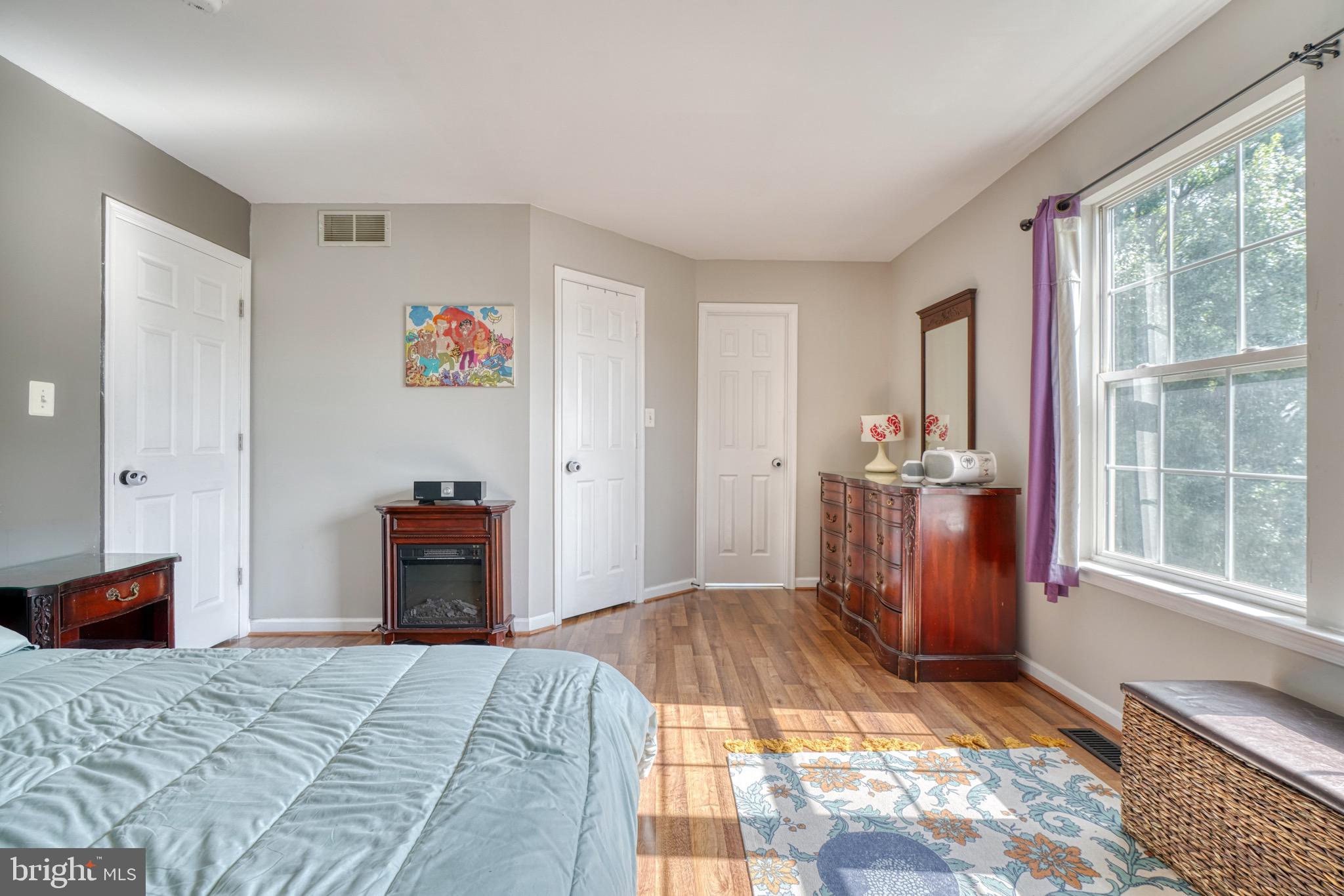 MERIDALE MEADOWS - Residential