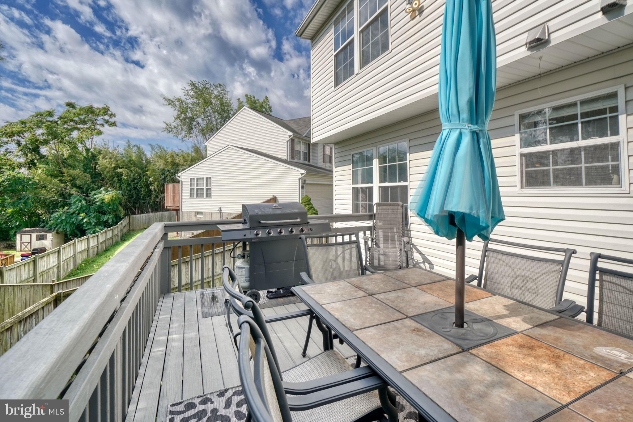 MERIDALE MEADOWS - Residential