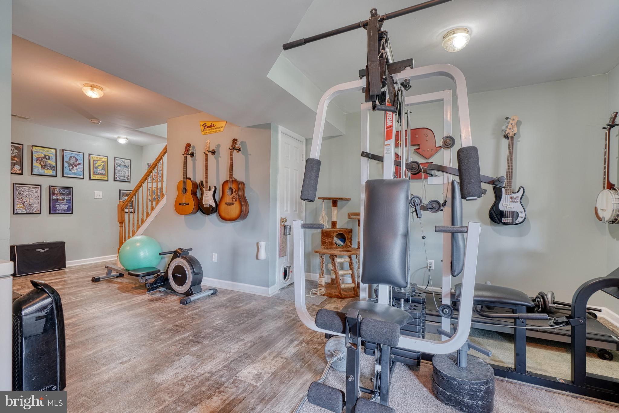 MERIDALE MEADOWS - Residential