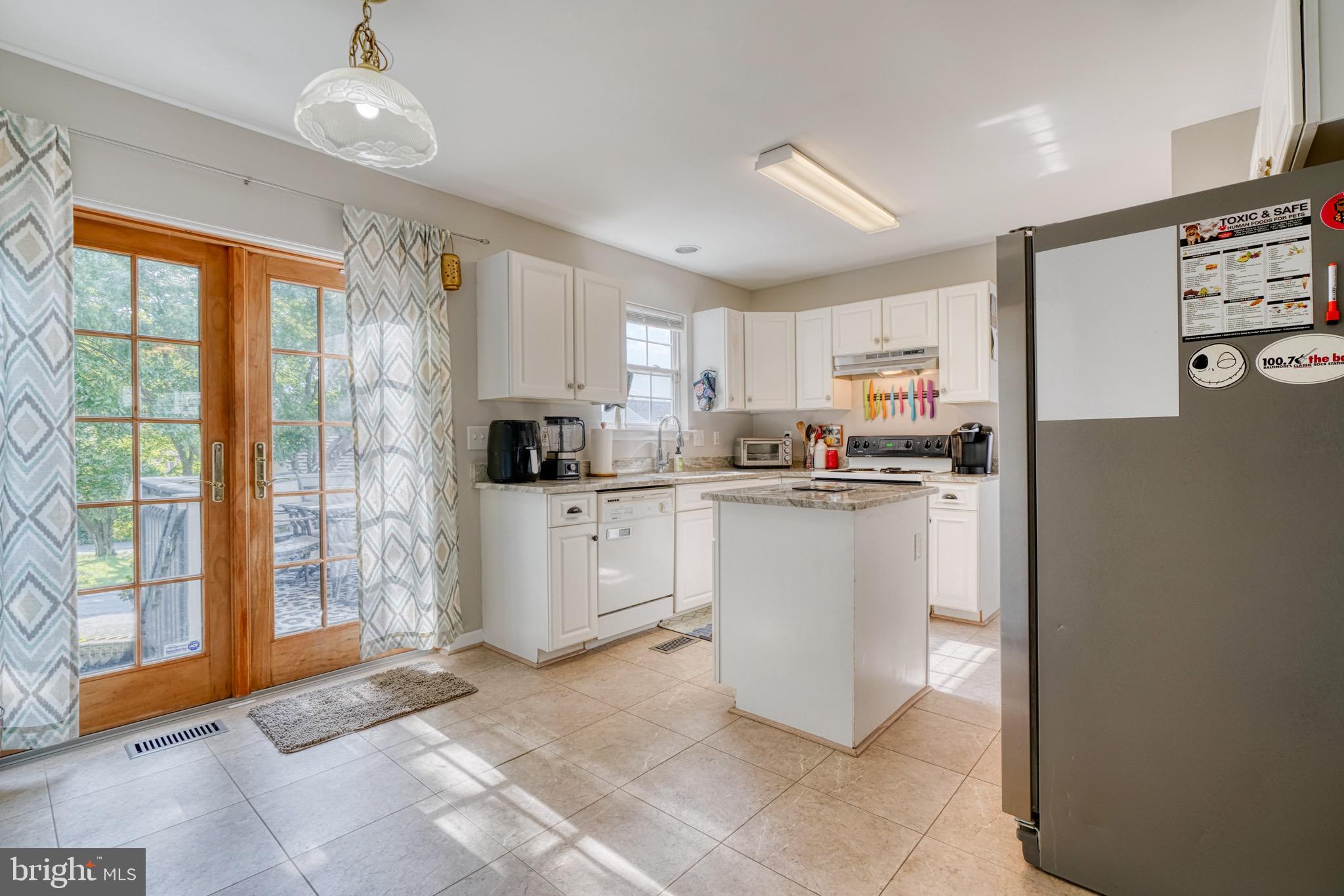 MERIDALE MEADOWS - Residential