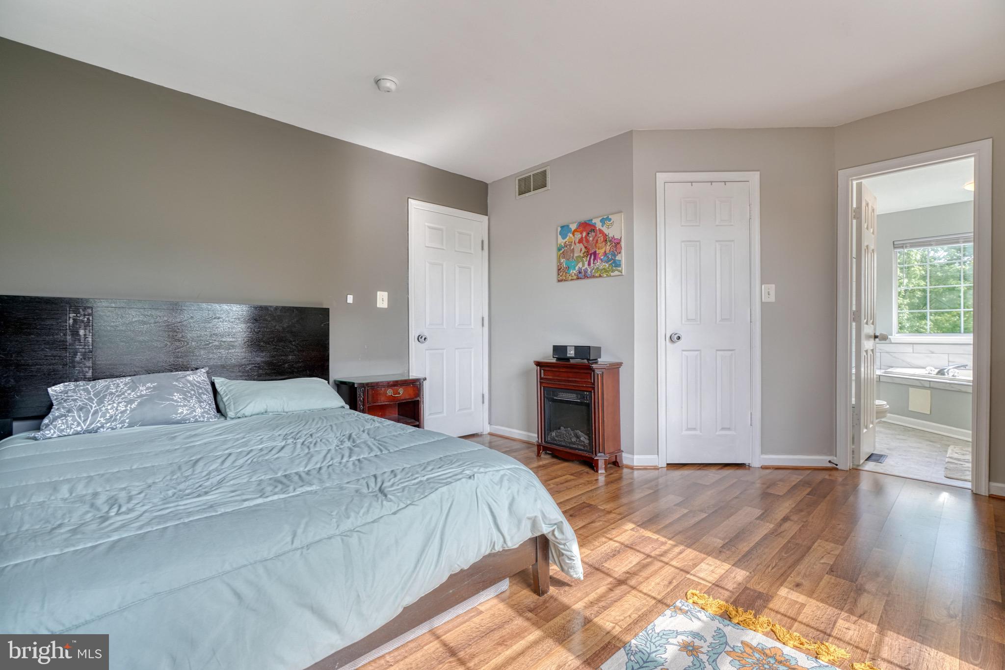 MERIDALE MEADOWS - Residential