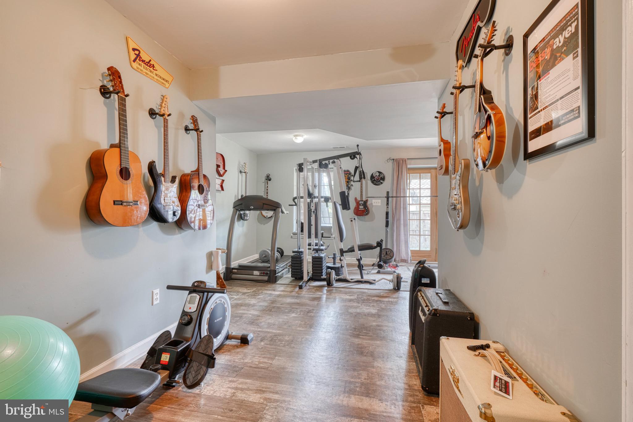 MERIDALE MEADOWS - Residential