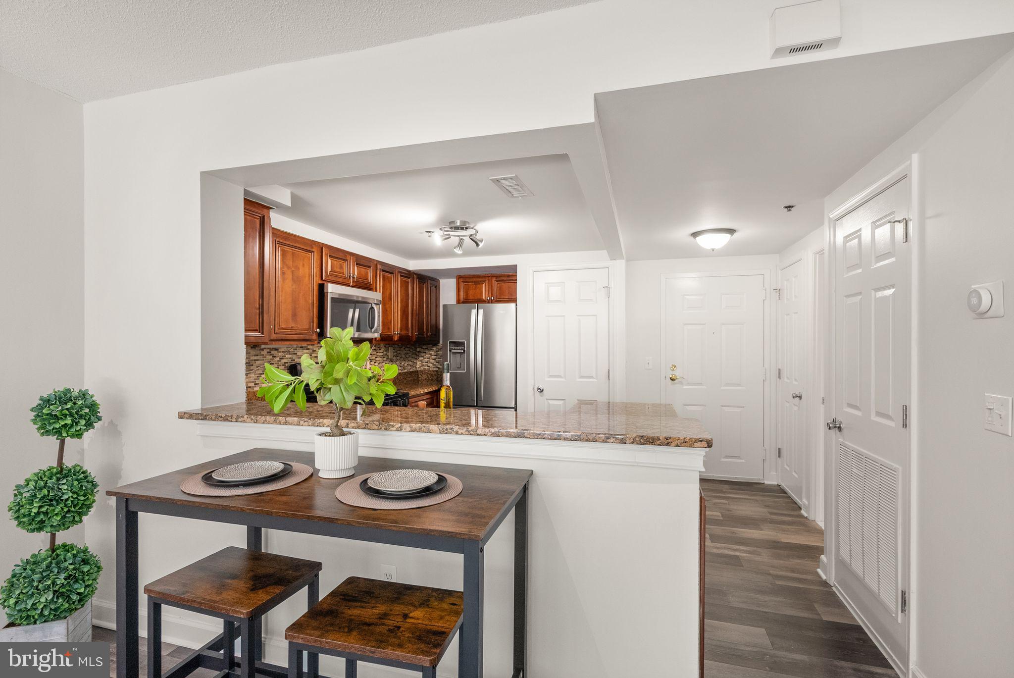 1045 N UTAH STREET 2-106