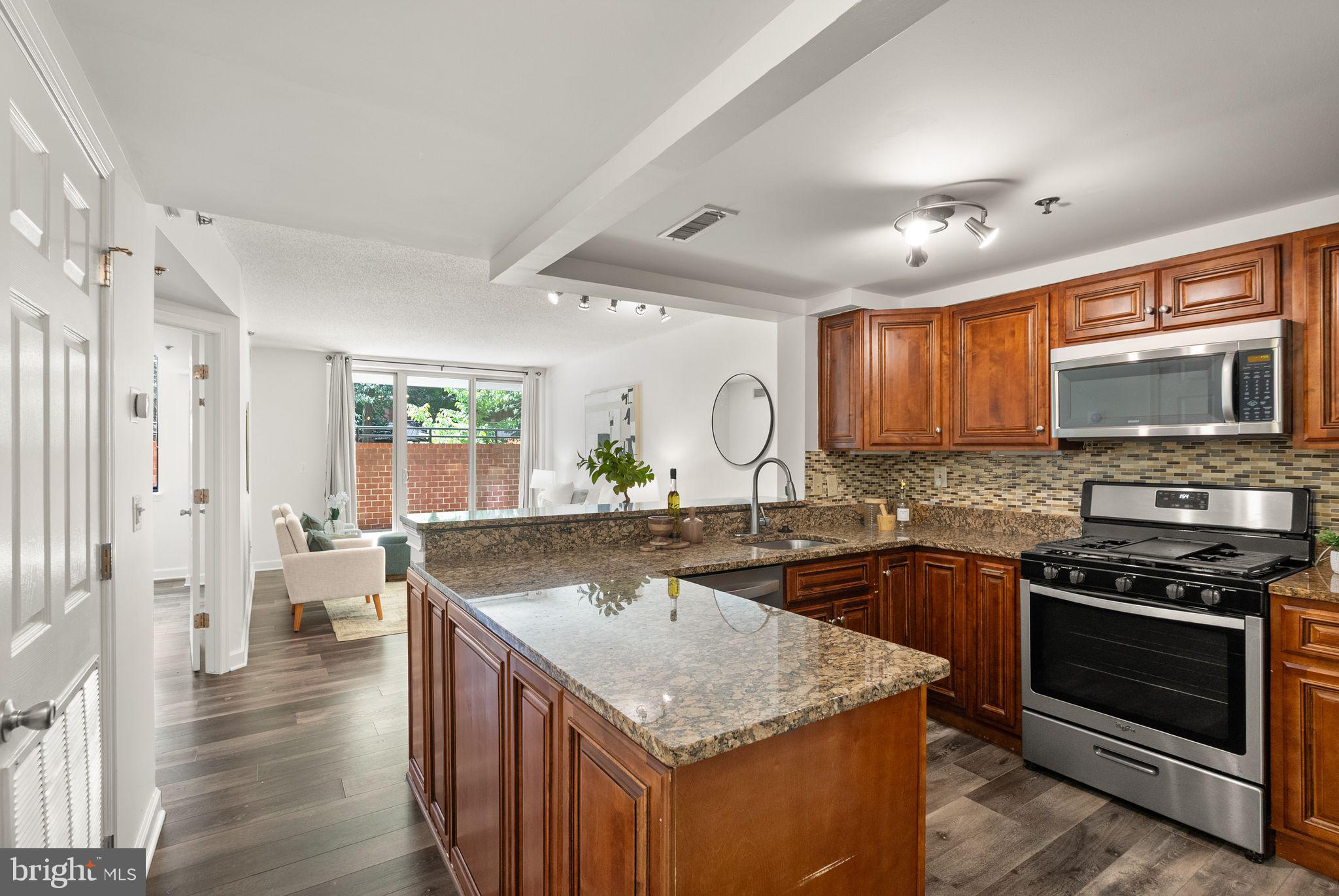 1045 N UTAH STREET 2-106