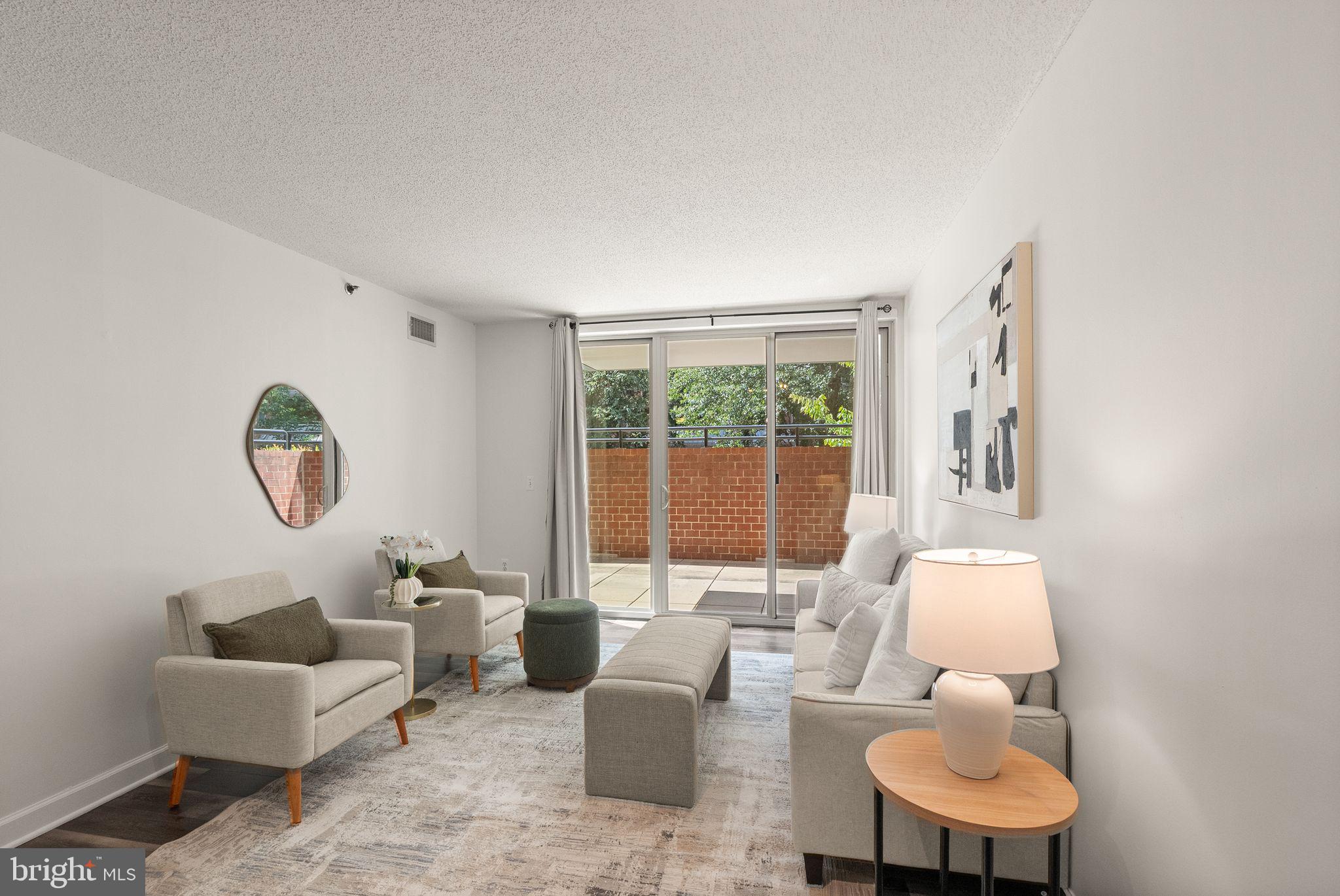 1045 N UTAH STREET 2-106