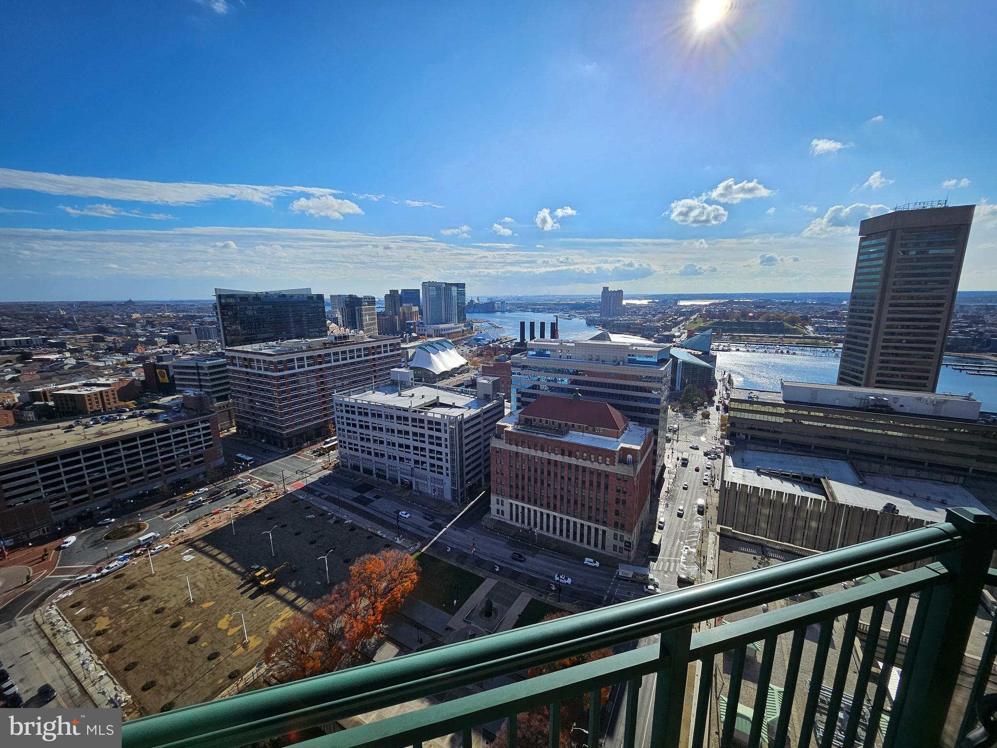 DOWNTOWN - Residential Lease