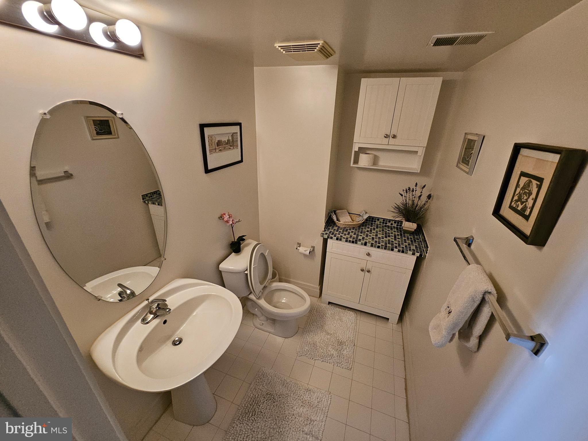 DOWNTOWN - Residential Lease