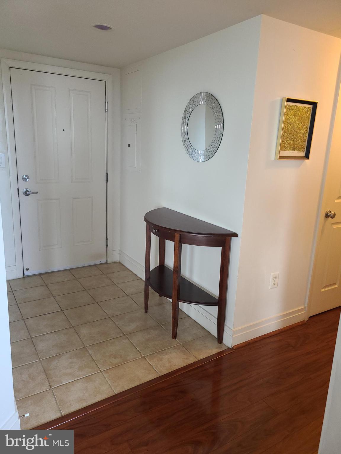 DOWNTOWN - Residential Lease