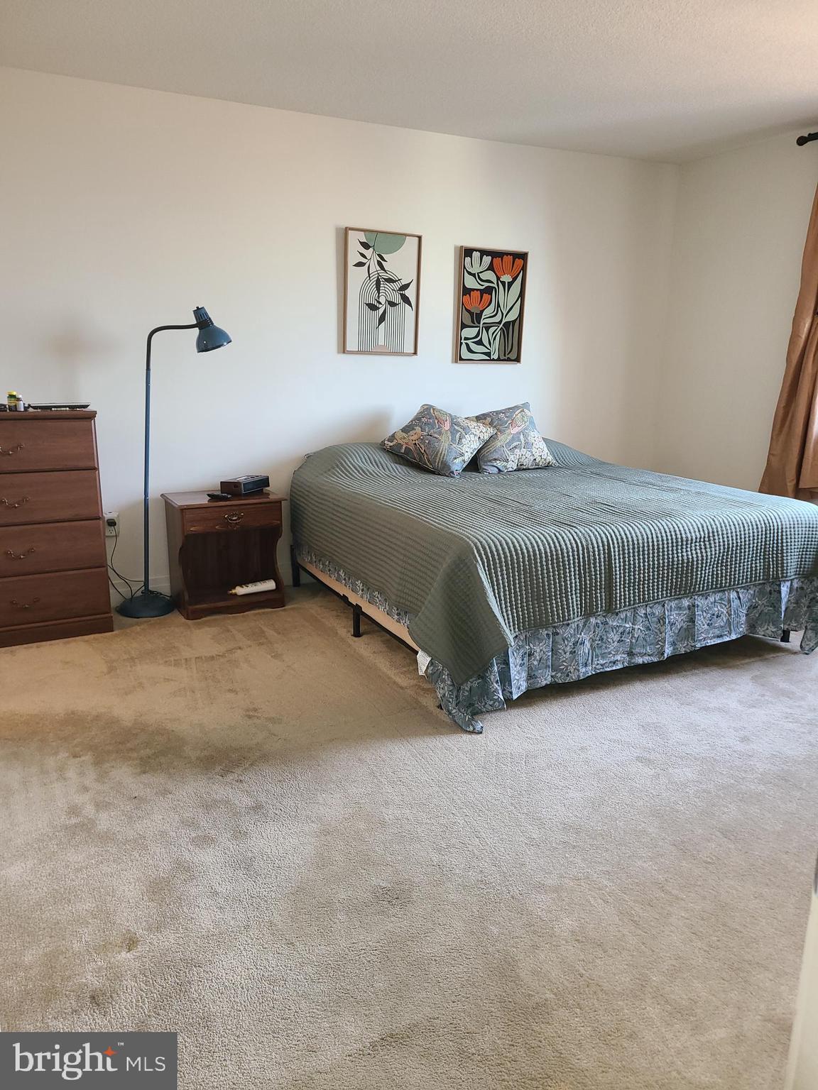 DOWNTOWN - Residential Lease