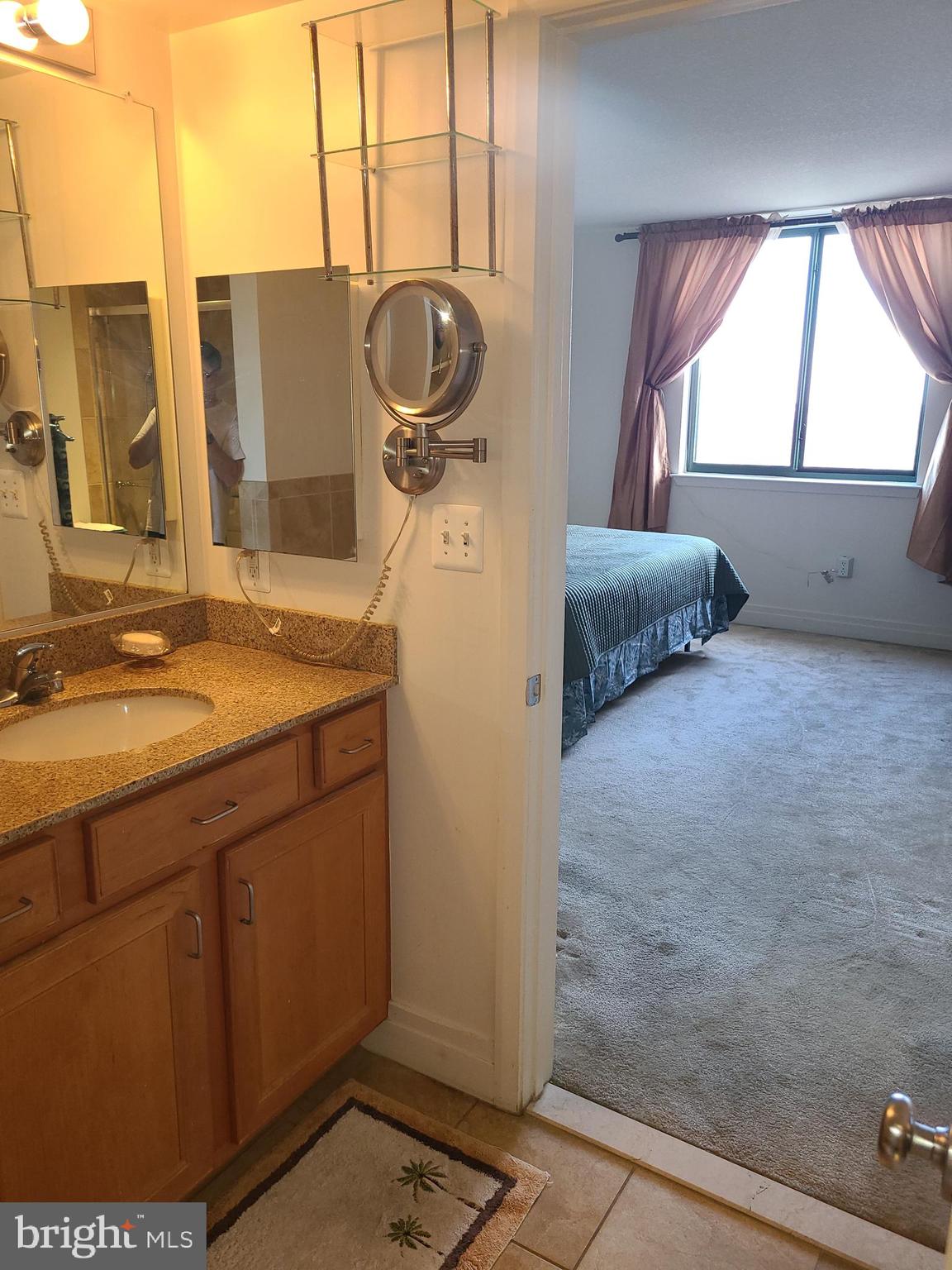DOWNTOWN - Residential Lease