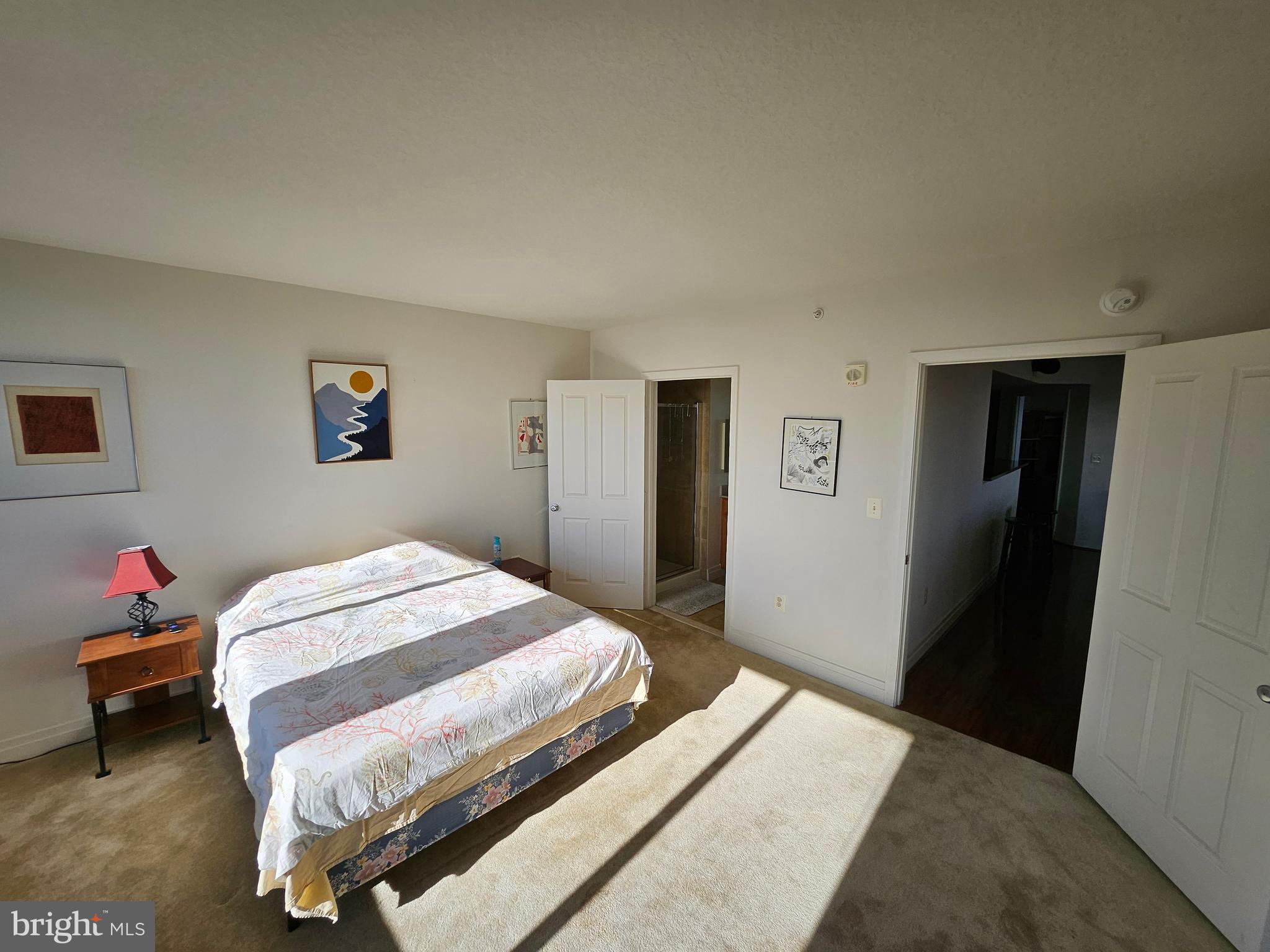 DOWNTOWN - Residential Lease