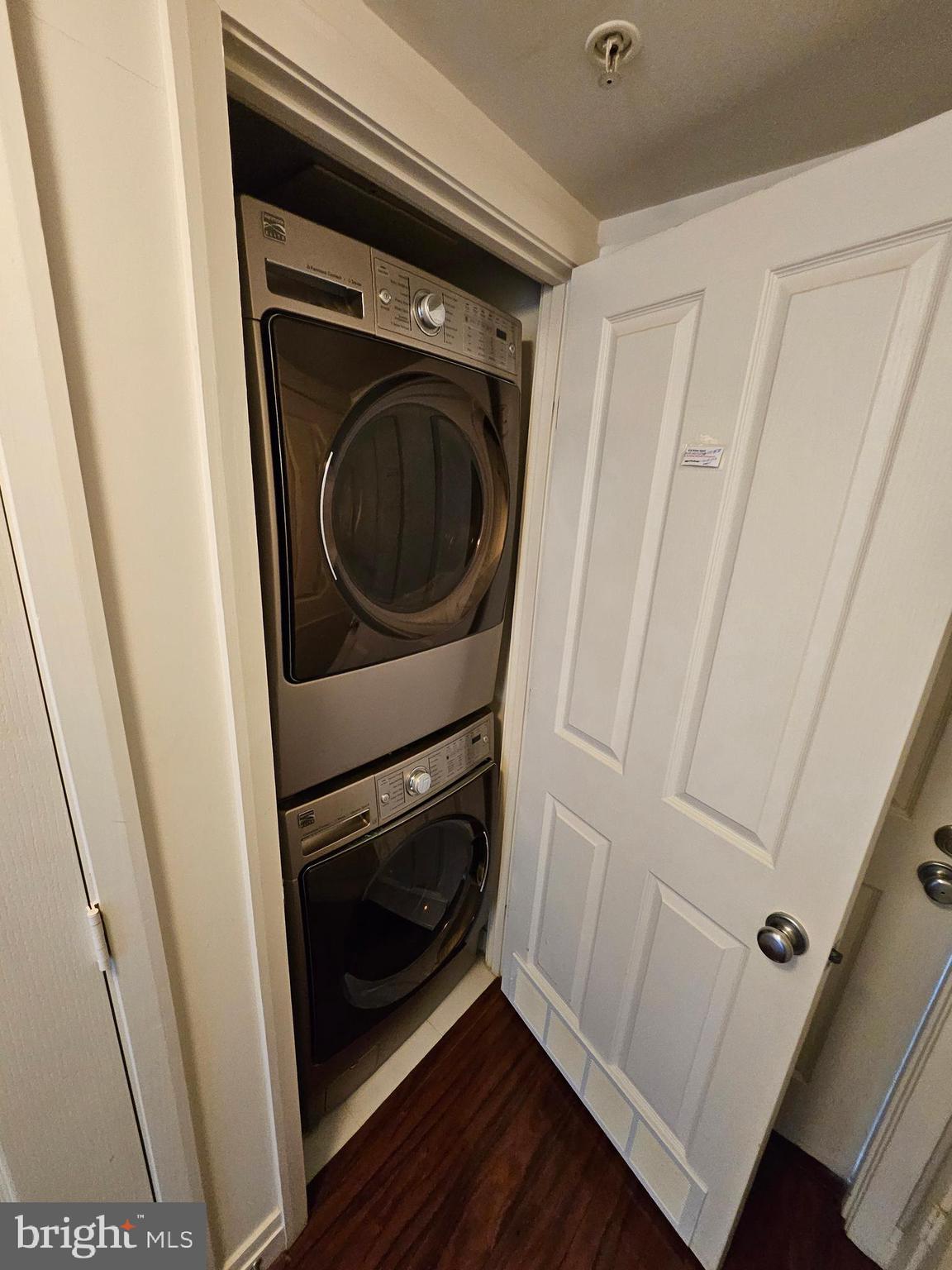 DOWNTOWN - Residential Lease
