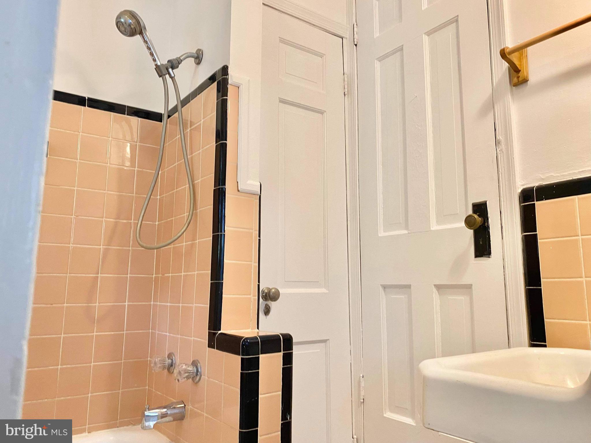 ARLINGTON HILLS - Residential Lease