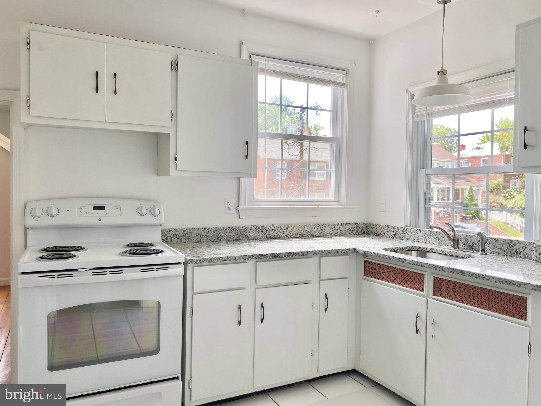 ARLINGTON HILLS - Residential Lease