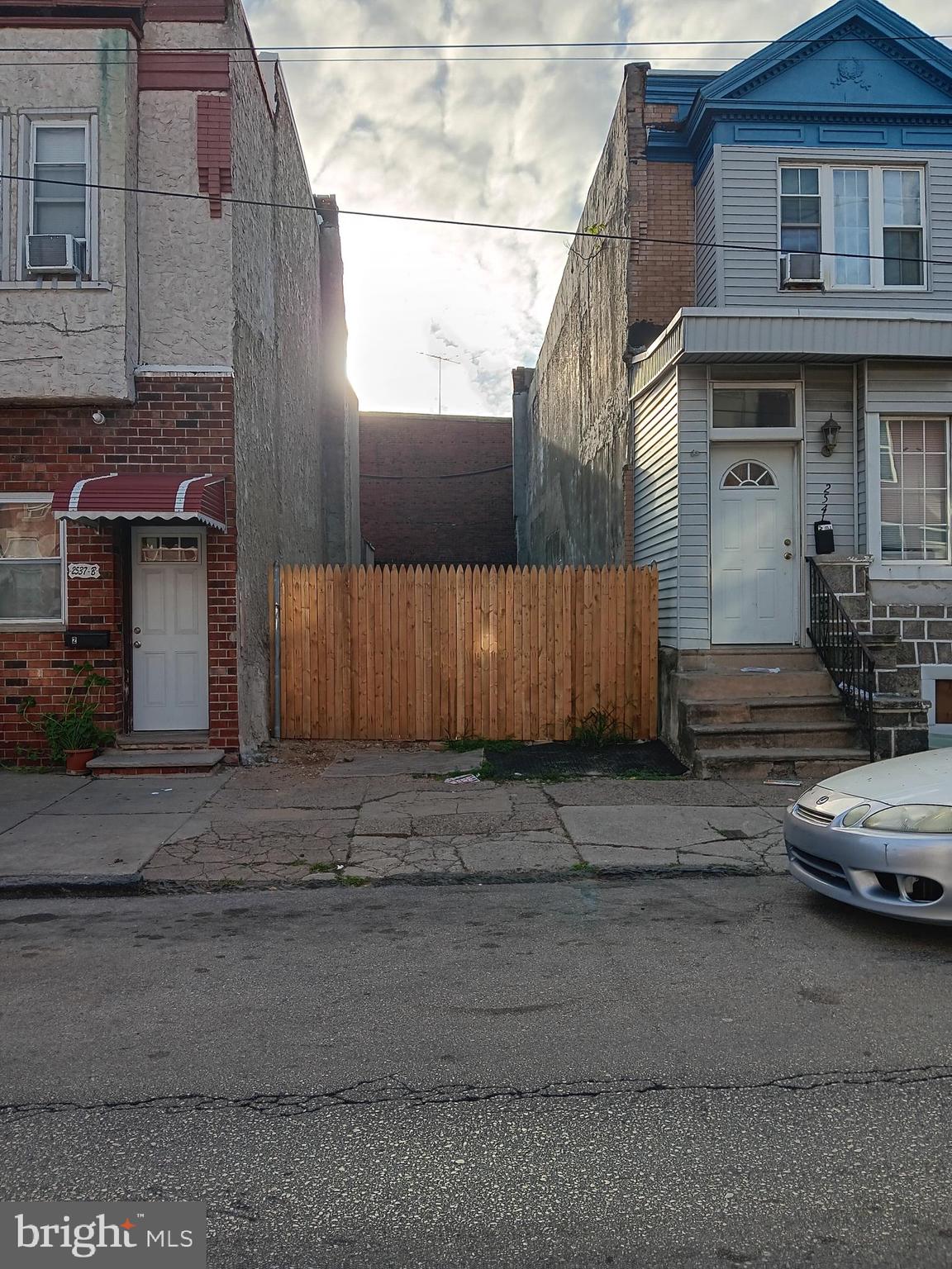 PHILADELPHIA (SOUTH) - Land