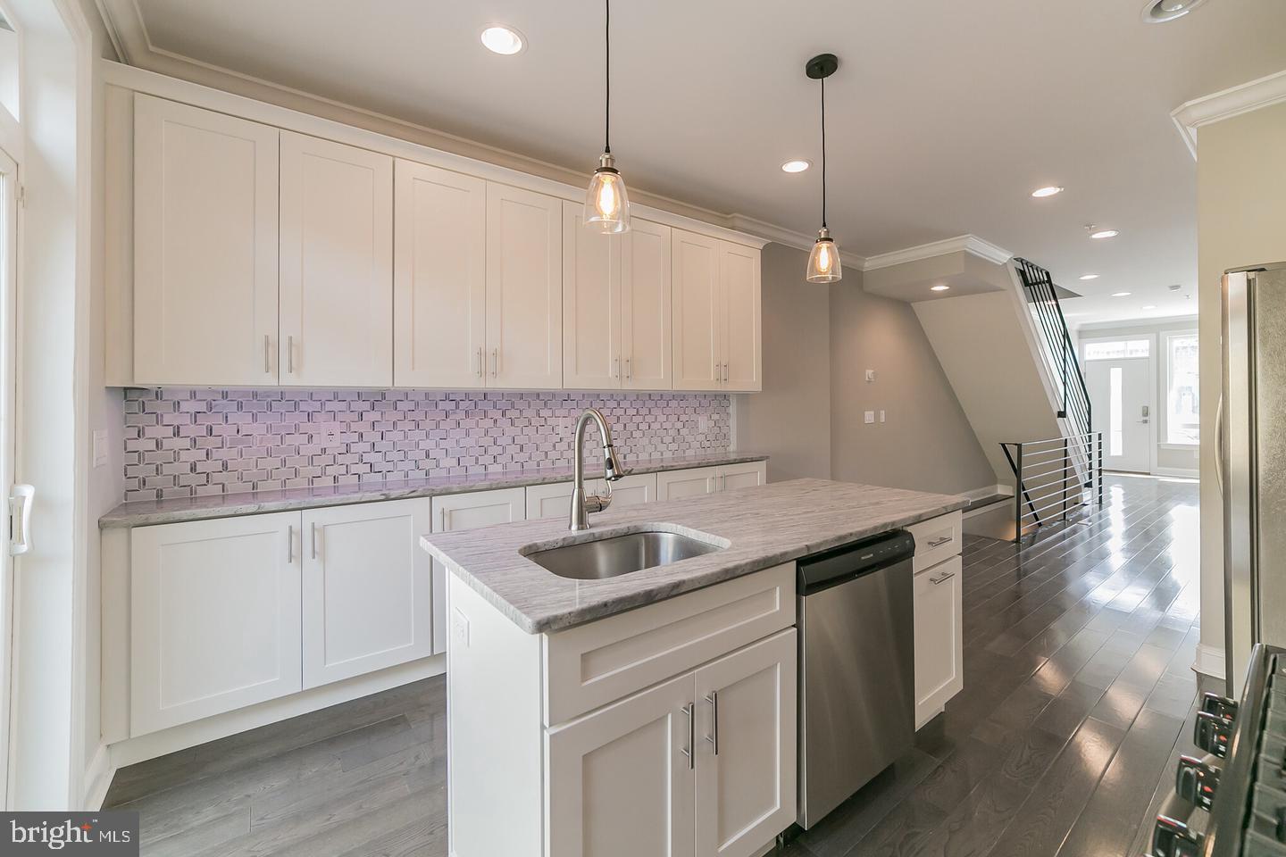 WEST KENSINGTON - Residential