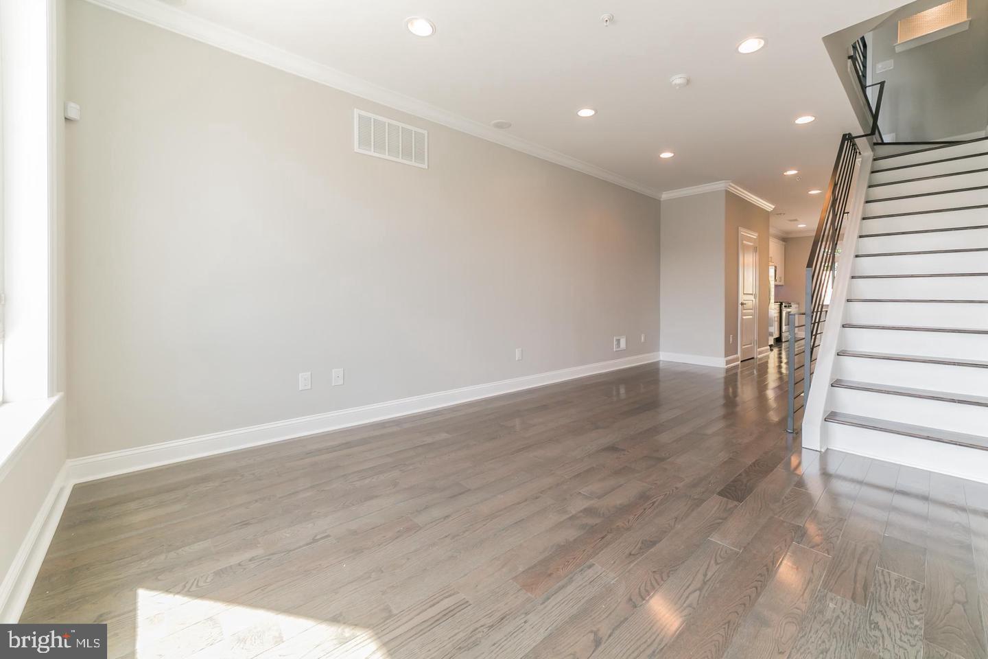 WEST KENSINGTON - Residential