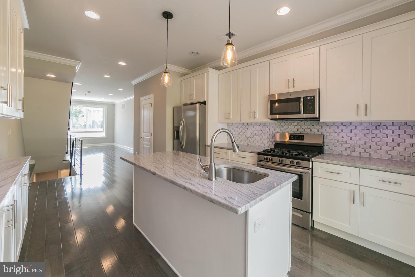 WEST KENSINGTON - Residential