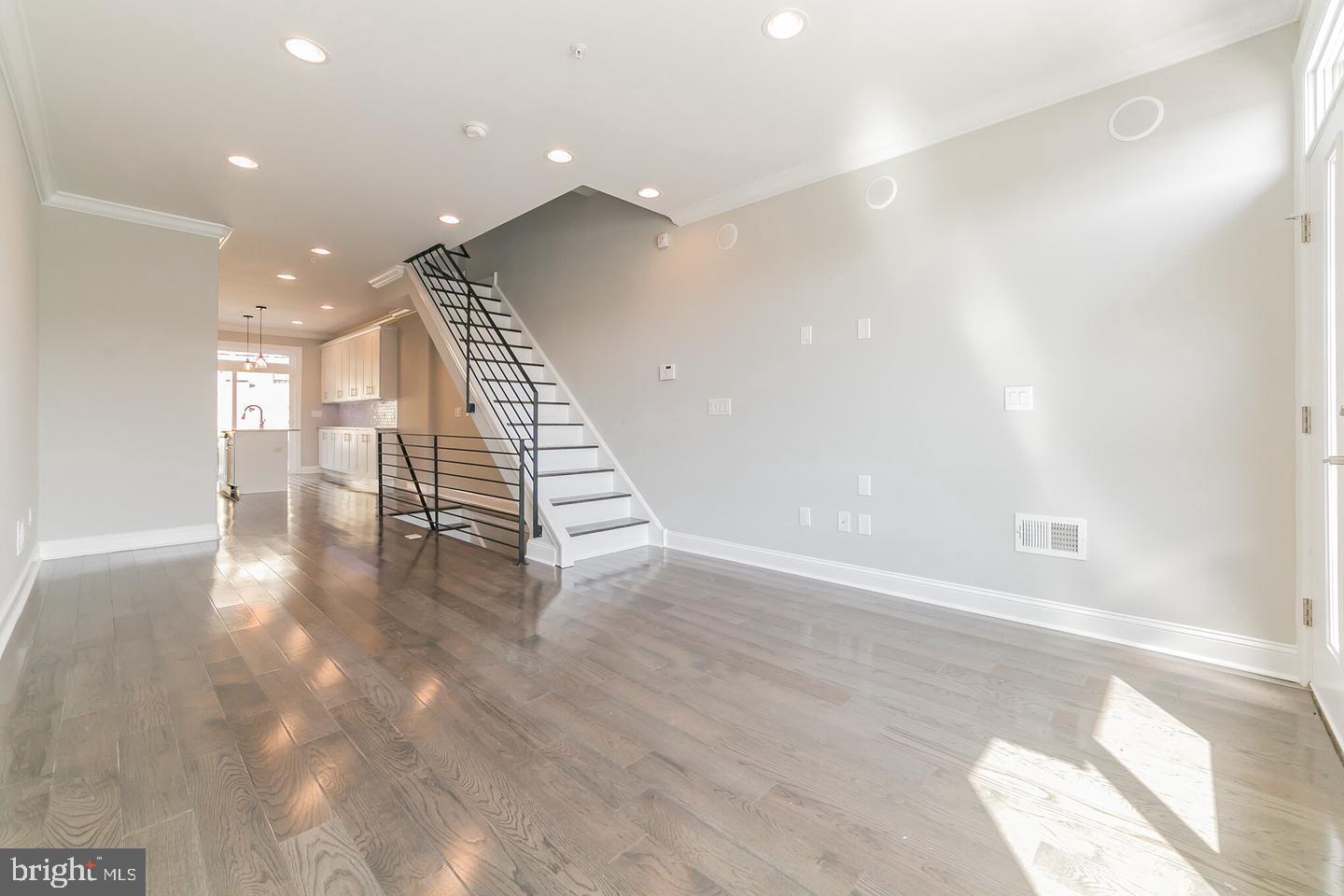 WEST KENSINGTON - Residential