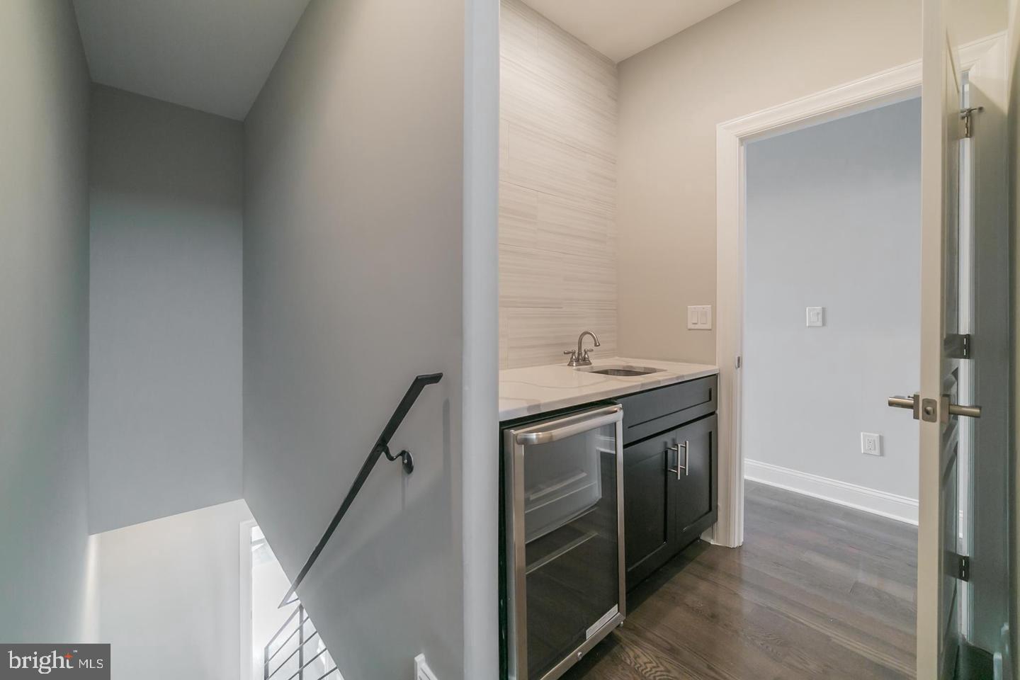 WEST KENSINGTON - Residential