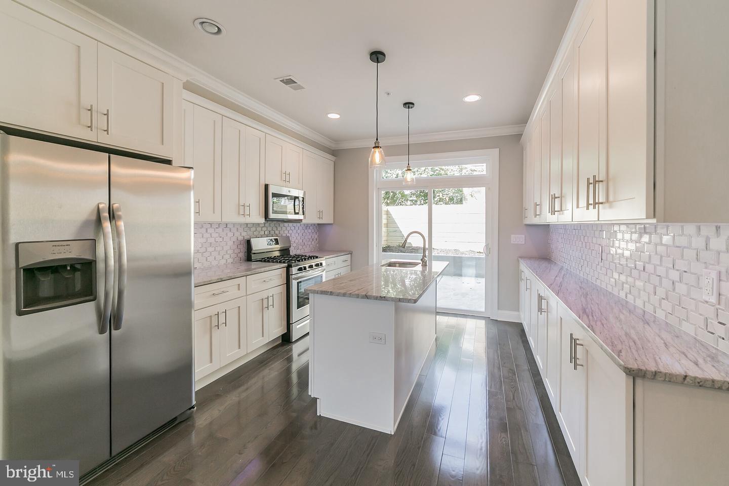 WEST KENSINGTON - Residential