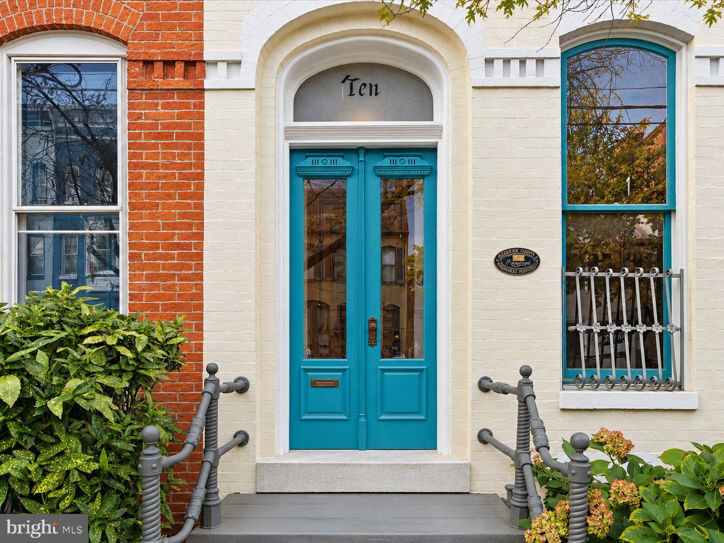 10 E 3RD STREET