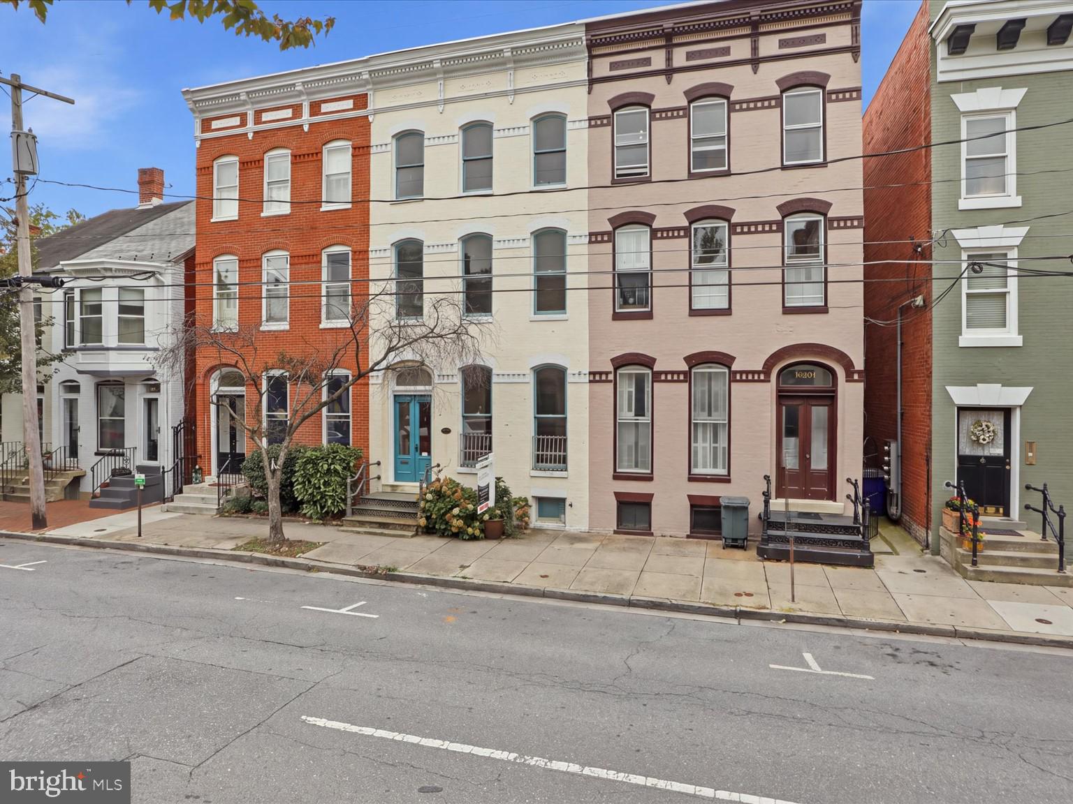 10 E 3RD STREET
