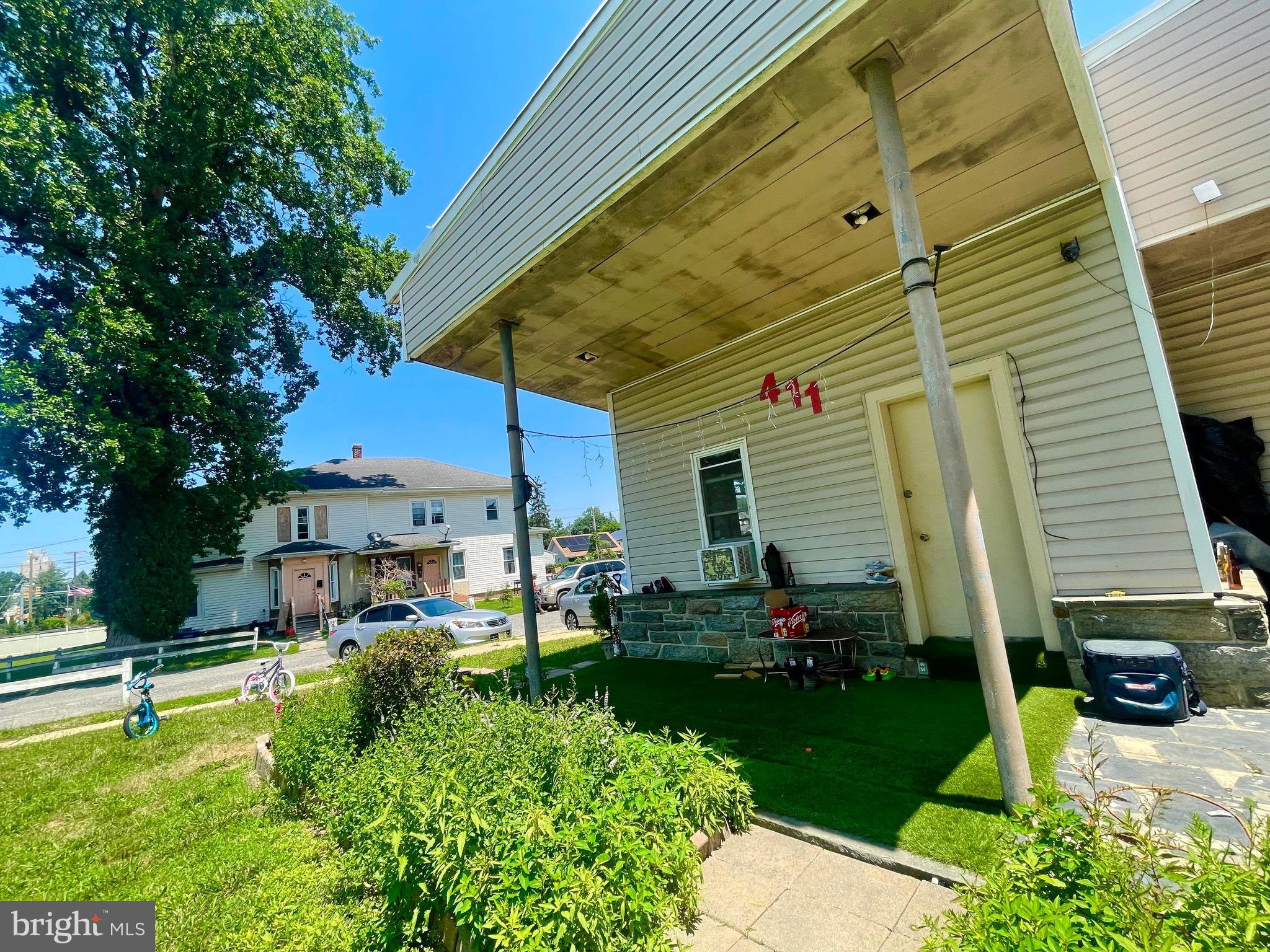 411 N EAST AVENUE