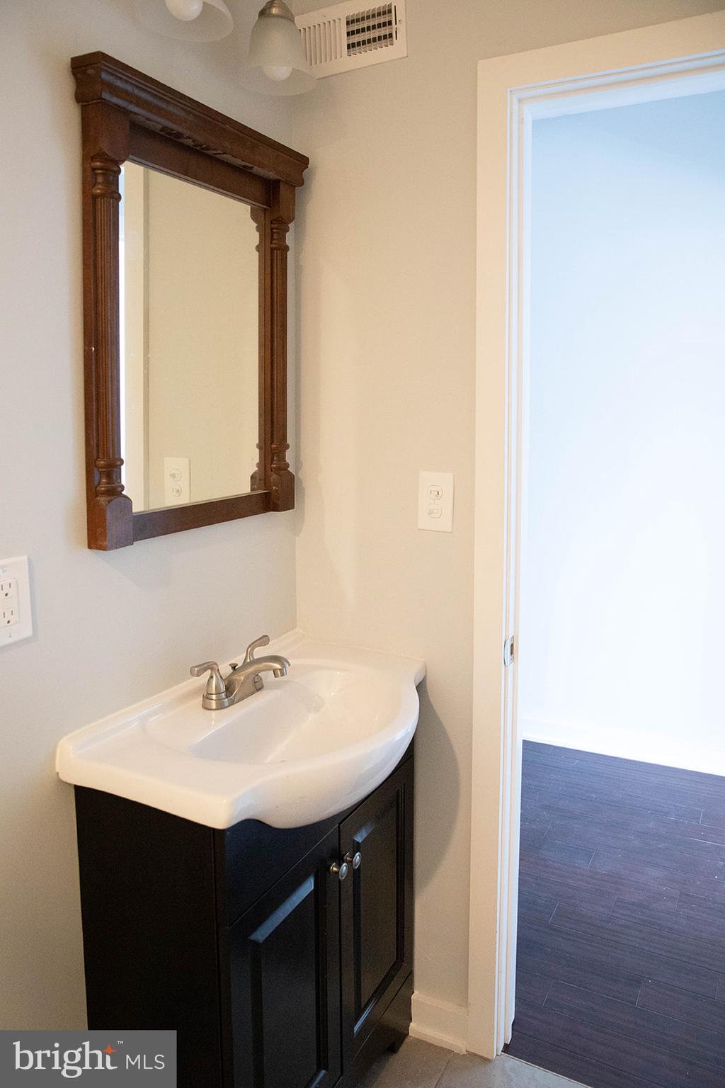 TEMPLE UNIVERSITY - Residential Lease