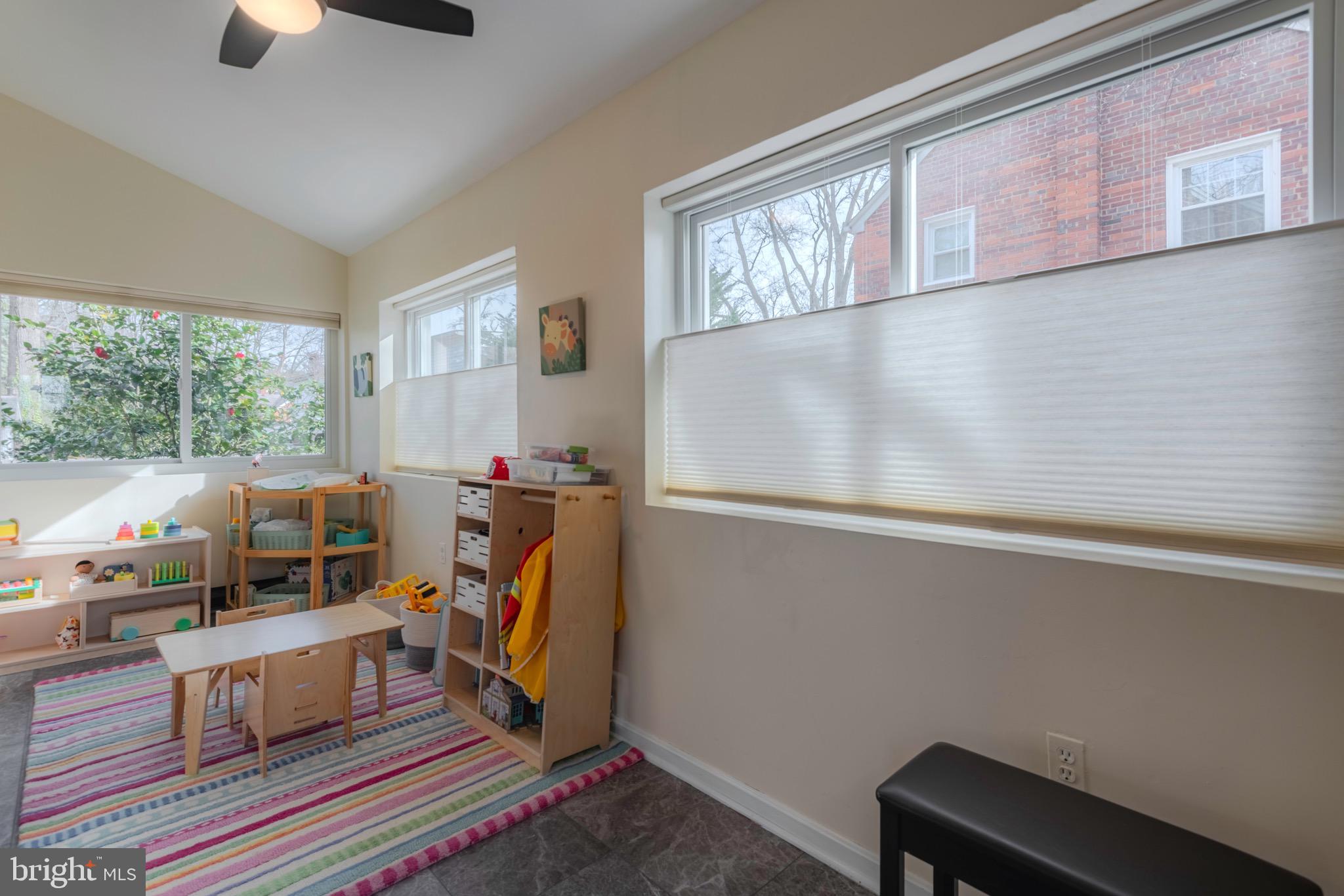 OAK SPRINGS - Residential