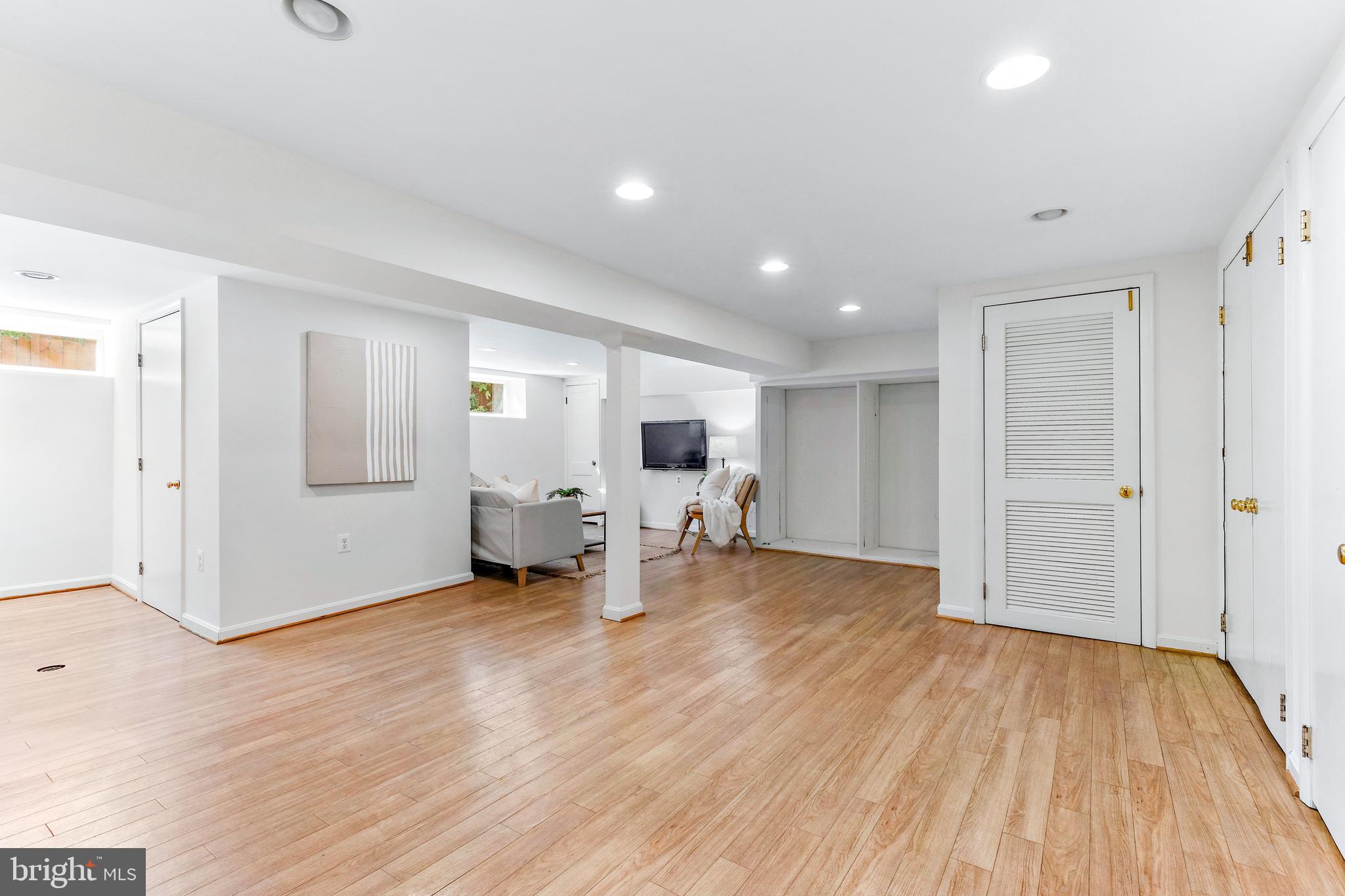 CHEVY CHASE - Residential