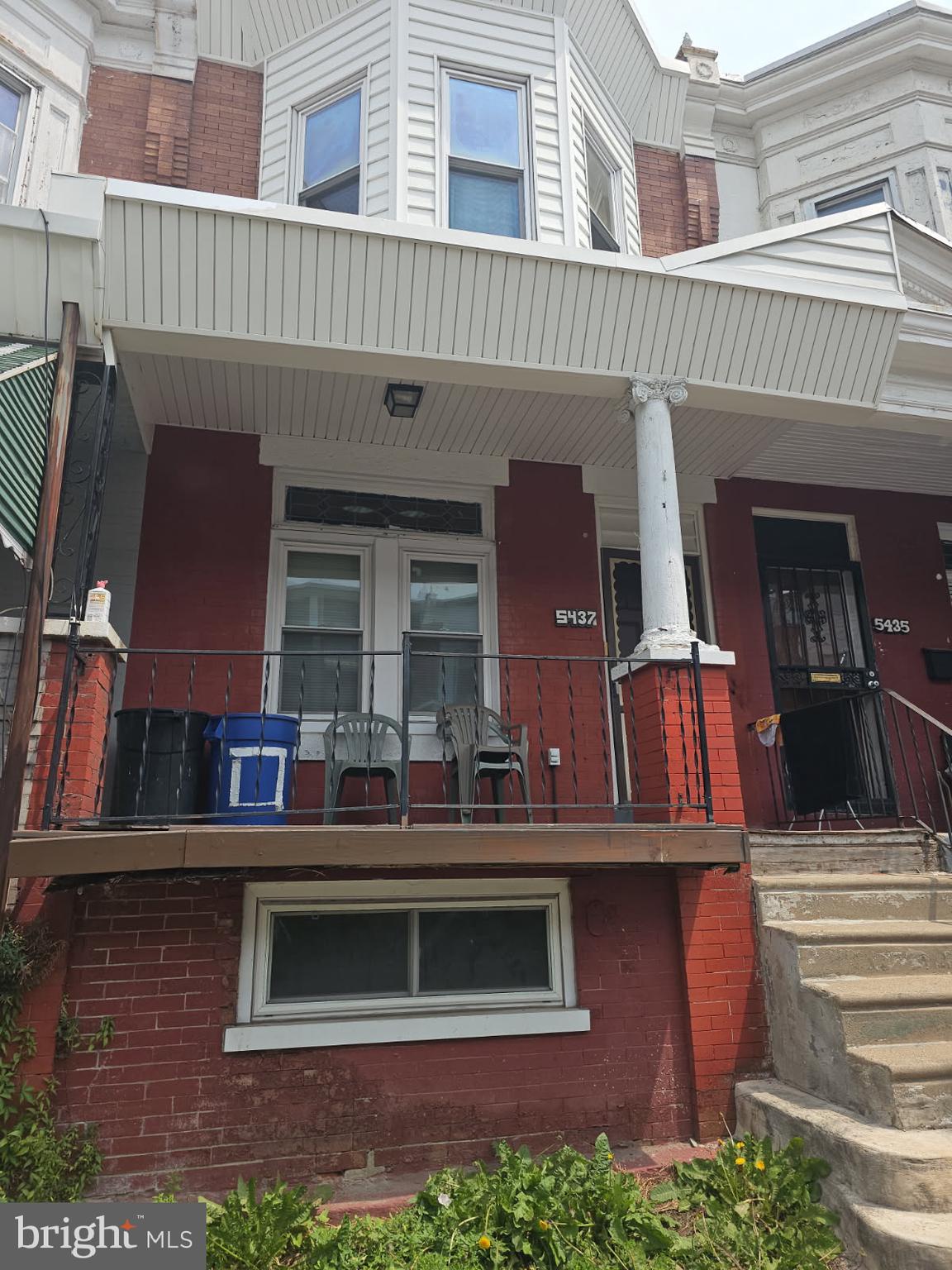 1260 sq ft 3 bedroom house in Cedar Park, close to Baltimore Ave and Cobbs Creek area. Make this home your next rehab project.