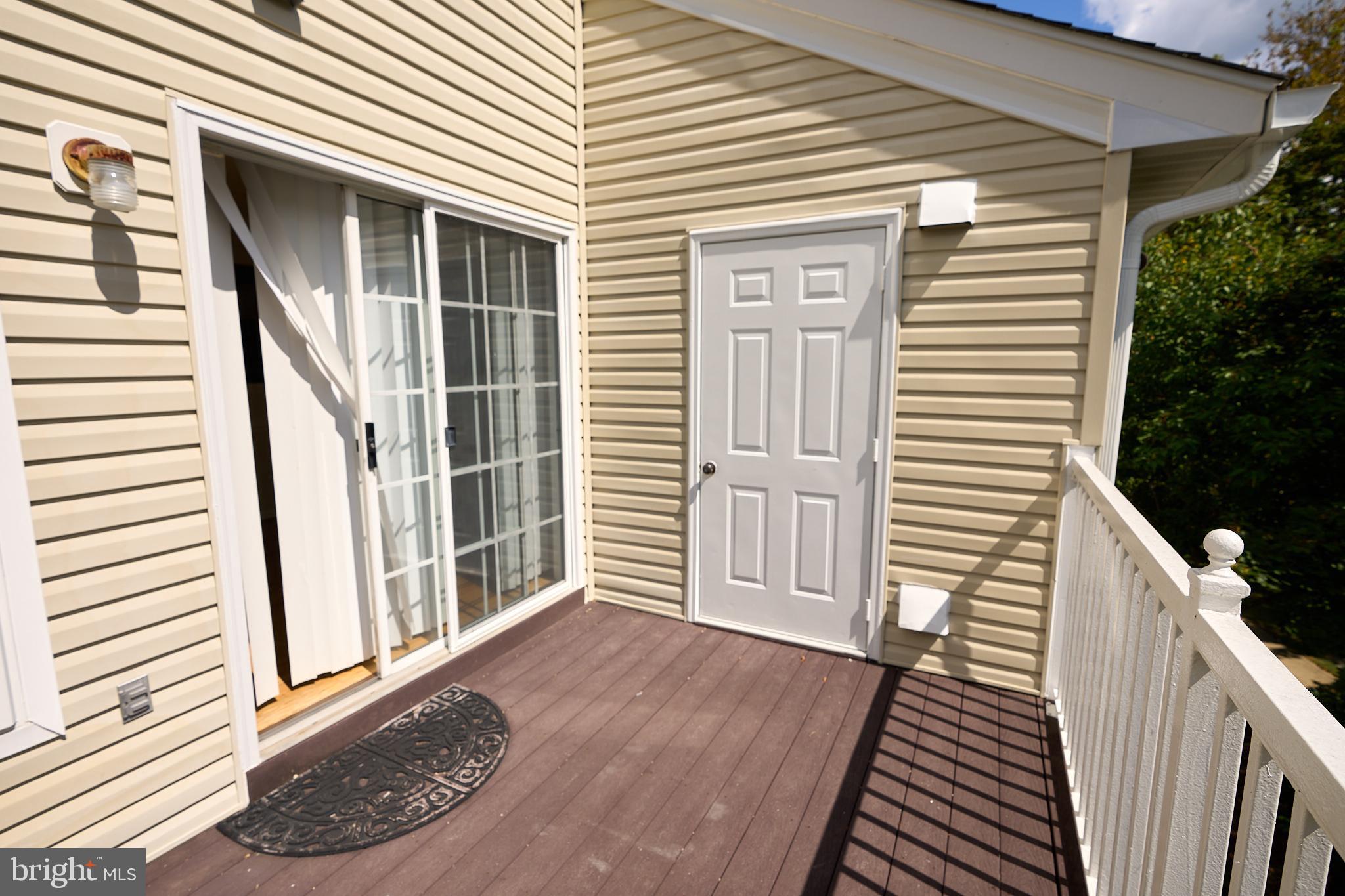 ISLAND CREEK - Residential Lease