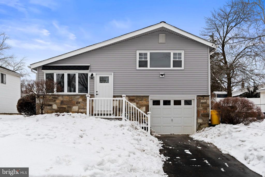 Photo of 1567 Lindbergh Avenue, ABINGTON, PA 19001 (MLS # PAMC2167884)