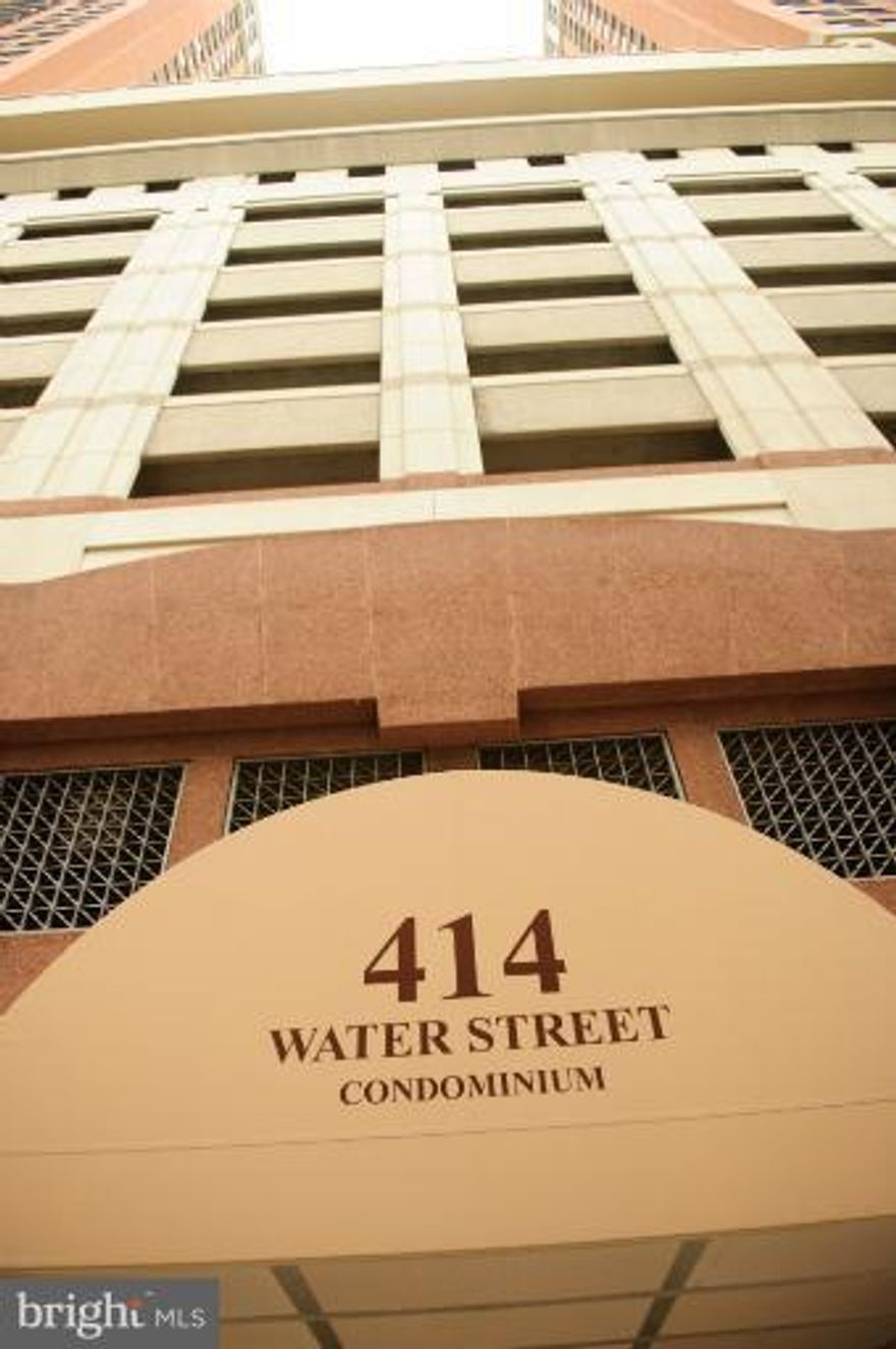 $10,000 seller assistance with reasonable offer if contract ratified by April 1,2014. 2 bed 2 bath condo with stunning city views. Open  floor plan with hardwood flooring, stainless steel appliances & contemporary kitchen cabinetry, & large exterior patio. Building amenities:two-level cascading outdoor swimming pool & fitness center, party room & business center.Ask about the 2 parking spaces.