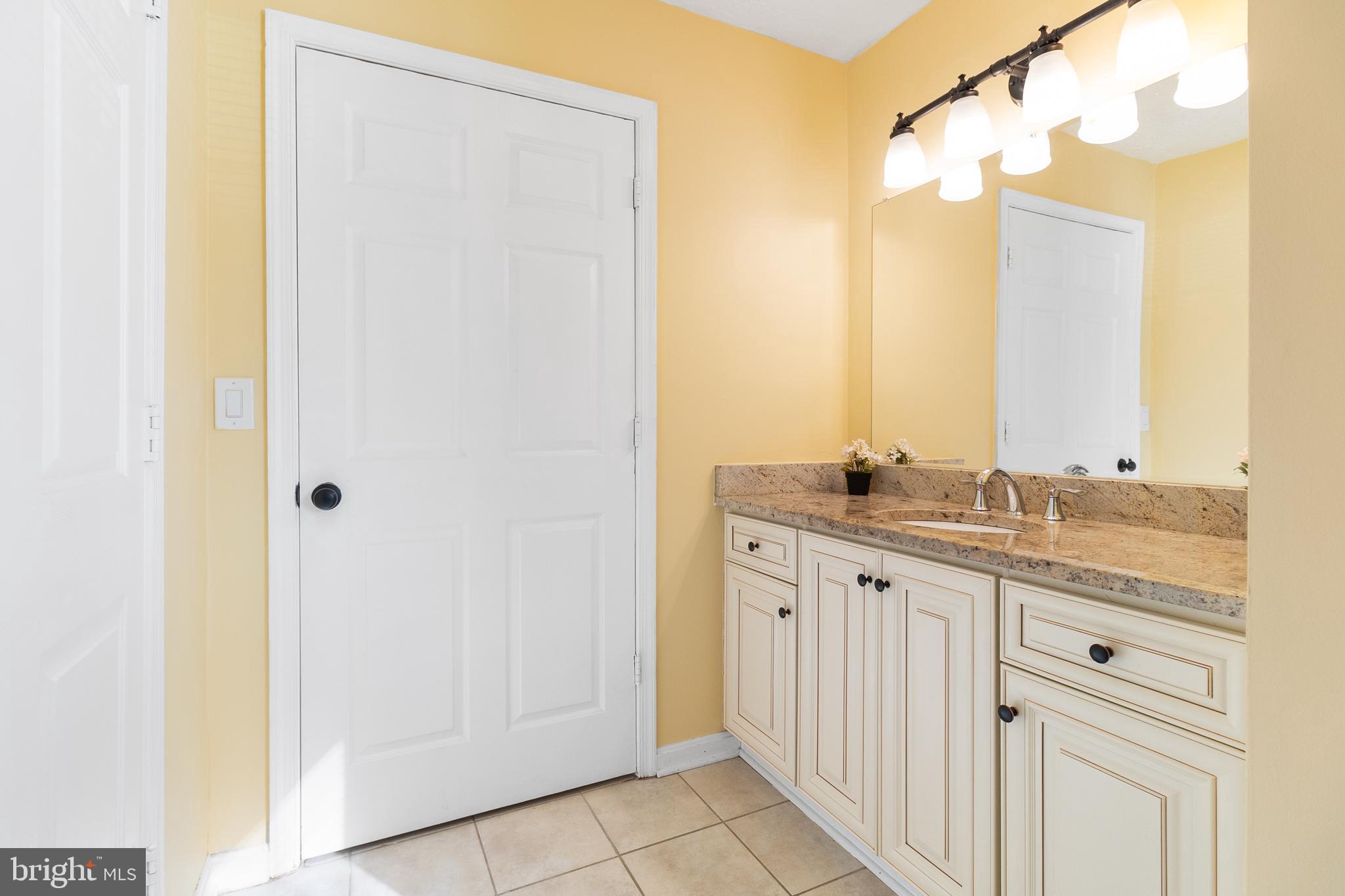 HILL OAKS - Residential