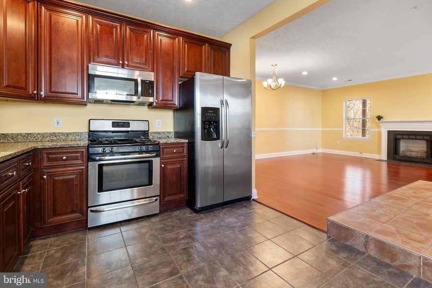 Amazing move in ready 2 bedroom 2 bathroom end unit condo. Large kitchen and living room with windows throughout. Enjoy the privacy and views of having the woods right behind the home while having easy access to the beltway, metro stations, bus lines, shopping and restaurants. This home also qualifies for a $10k grant and comes with 2 assigned parking spaces right in front. Schedule your tour today!