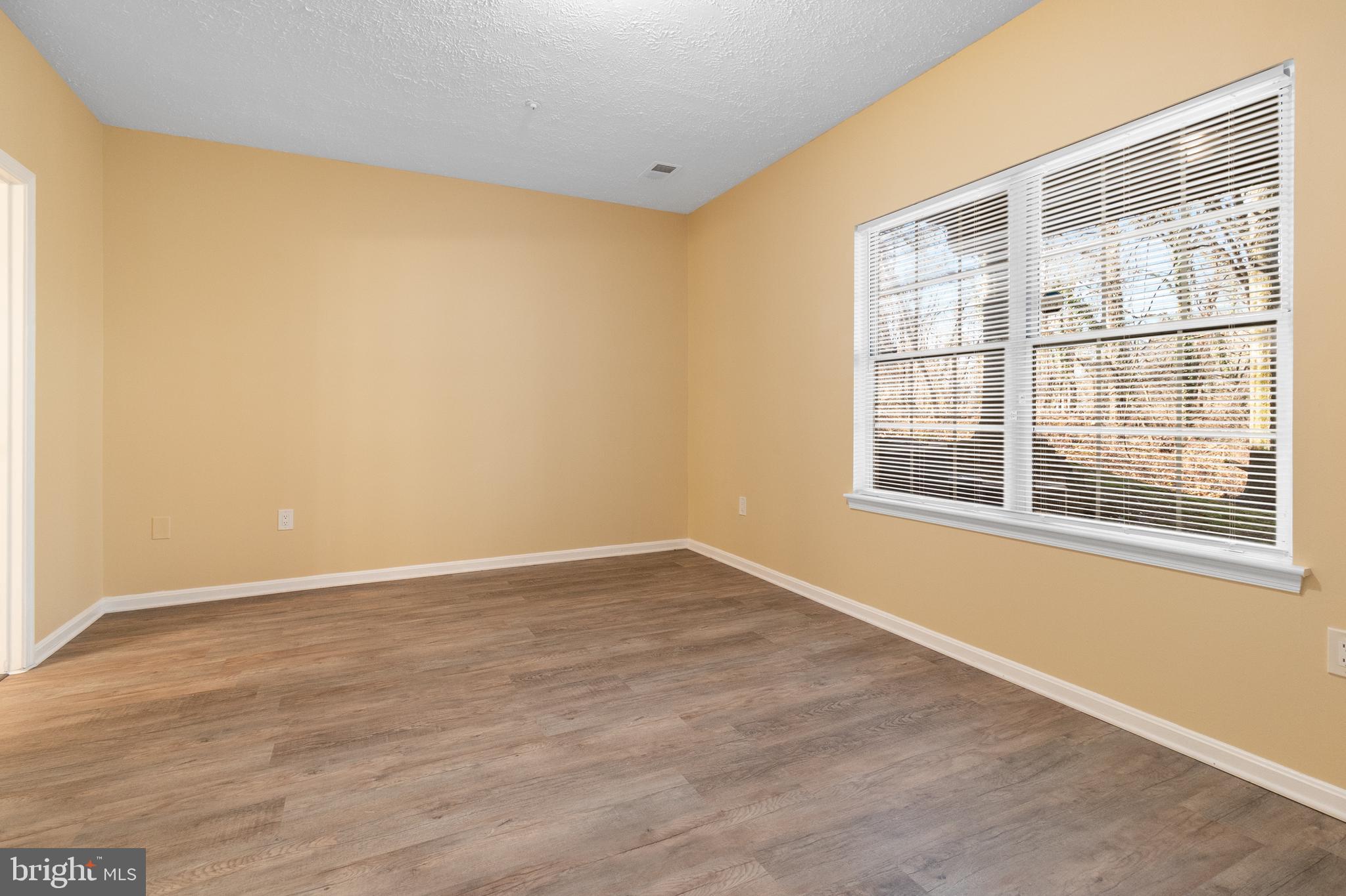 HILL OAKS - Residential