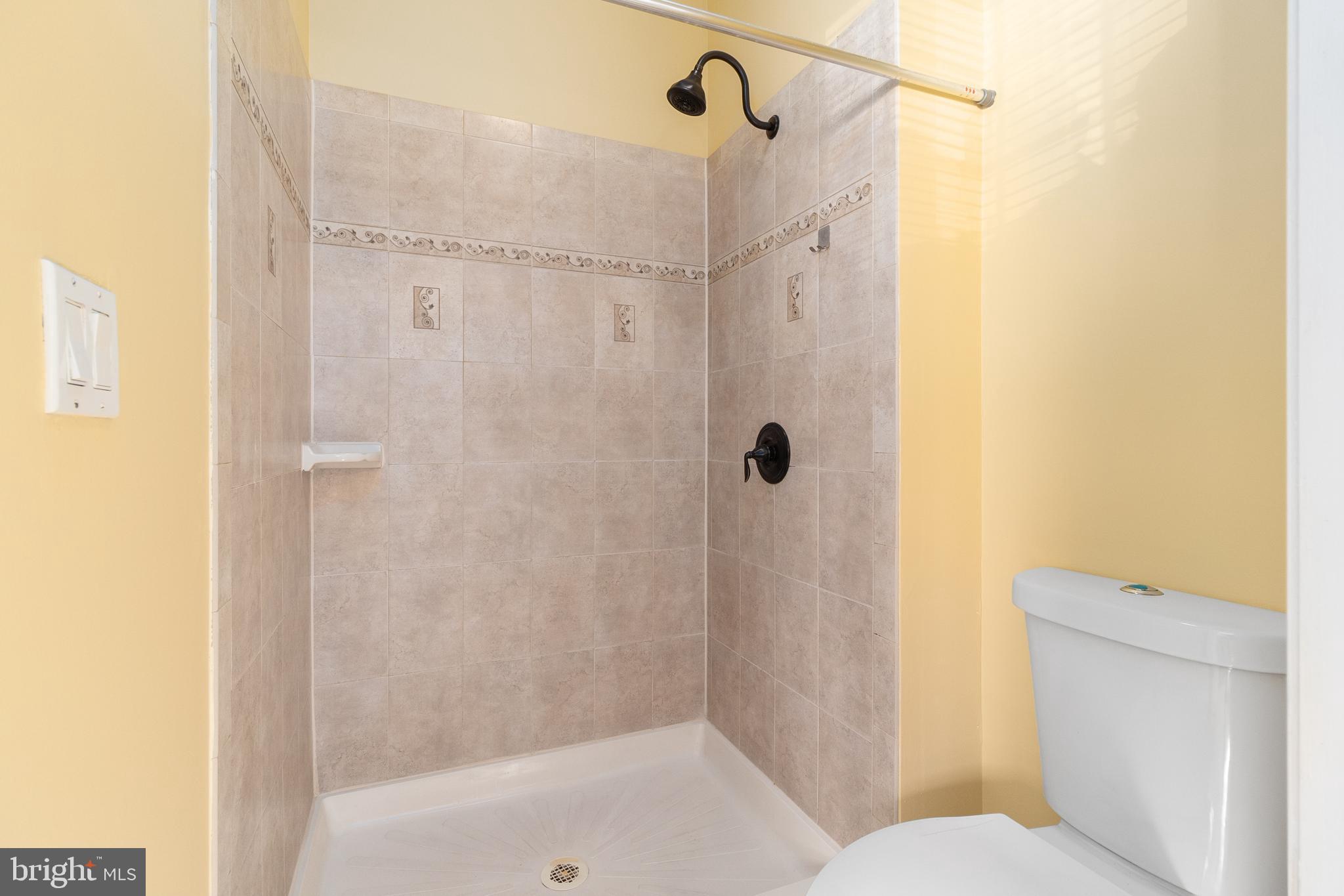 HILL OAKS - Residential